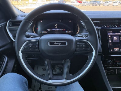 2025 Jeep Grand Cherokee Laredo