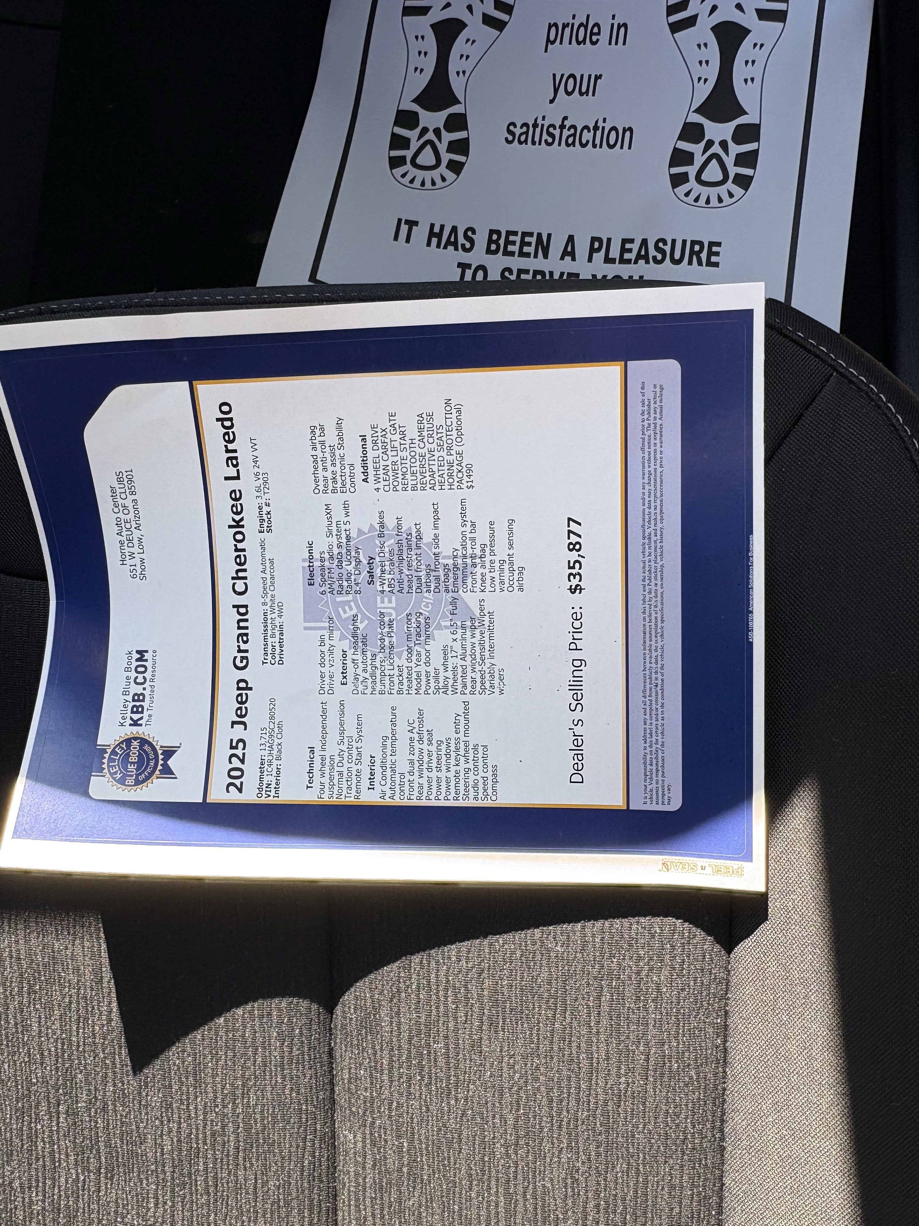 2025 Jeep Grand Cherokee Laredo