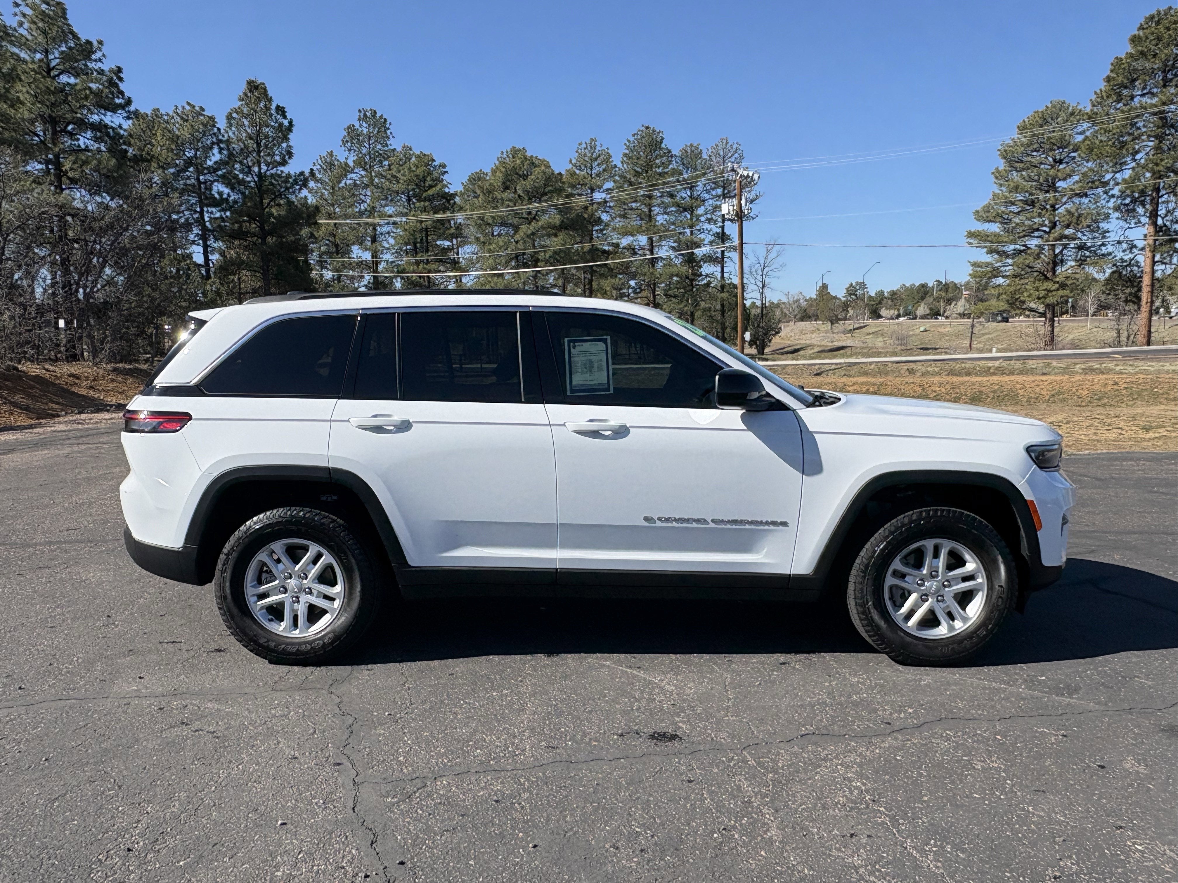2025 Jeep Grand Cherokee Laredo
