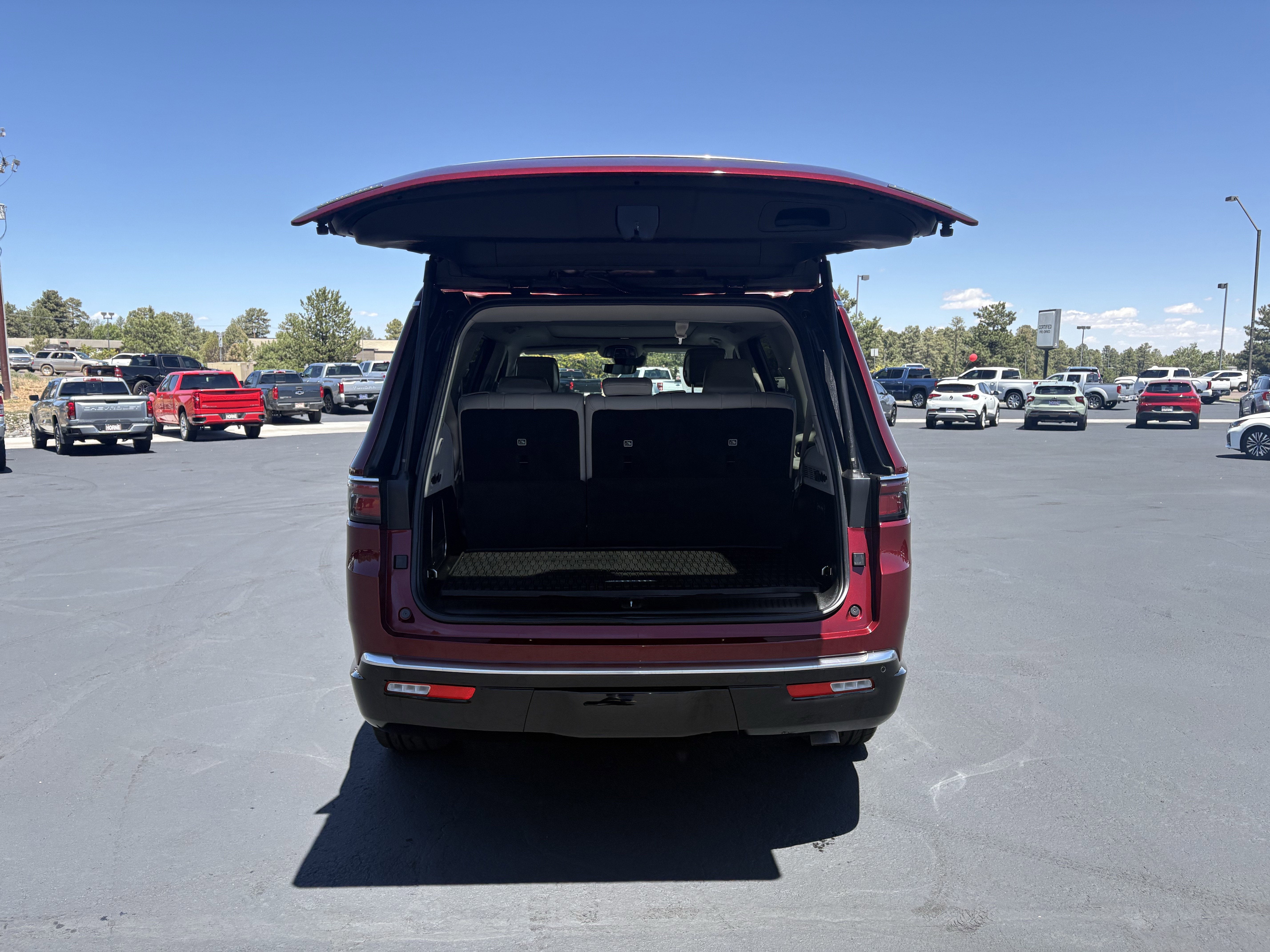 2022 Jeep Wagoneer Series III