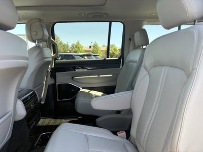 2022 Jeep Wagoneer Series III