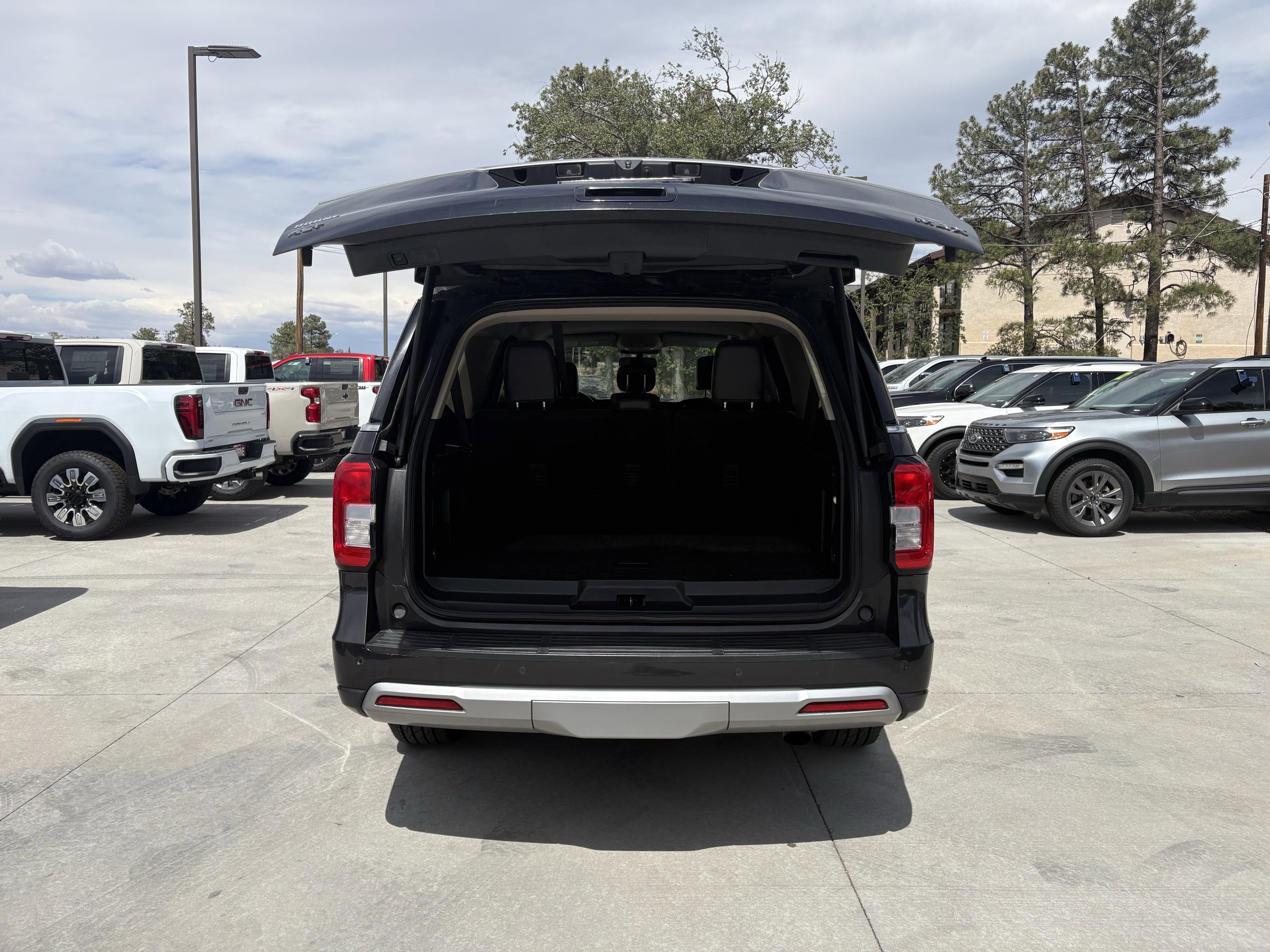 2024 Ford Expedition Max XLT