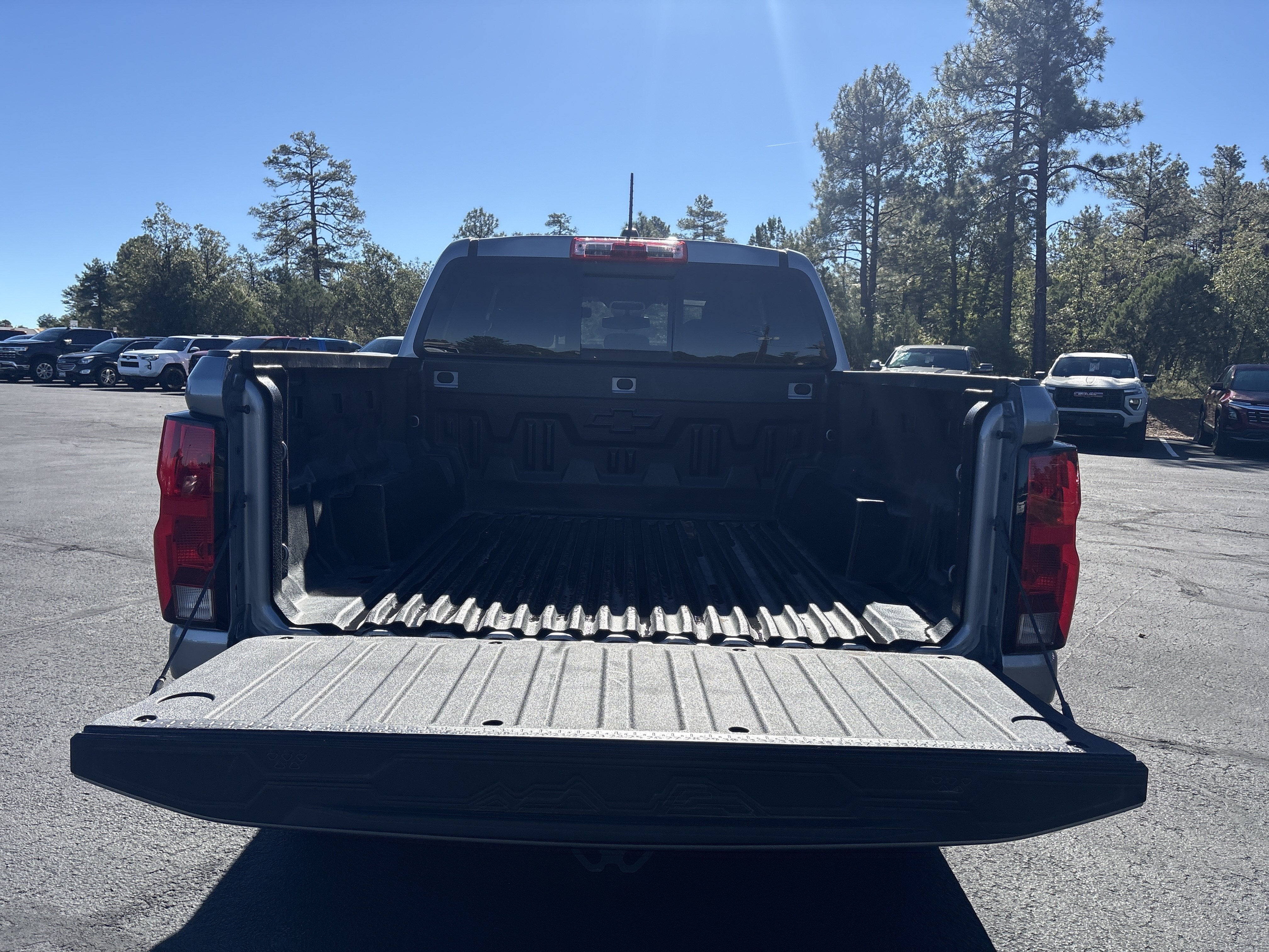2025 Chevrolet Colorado WT/LT