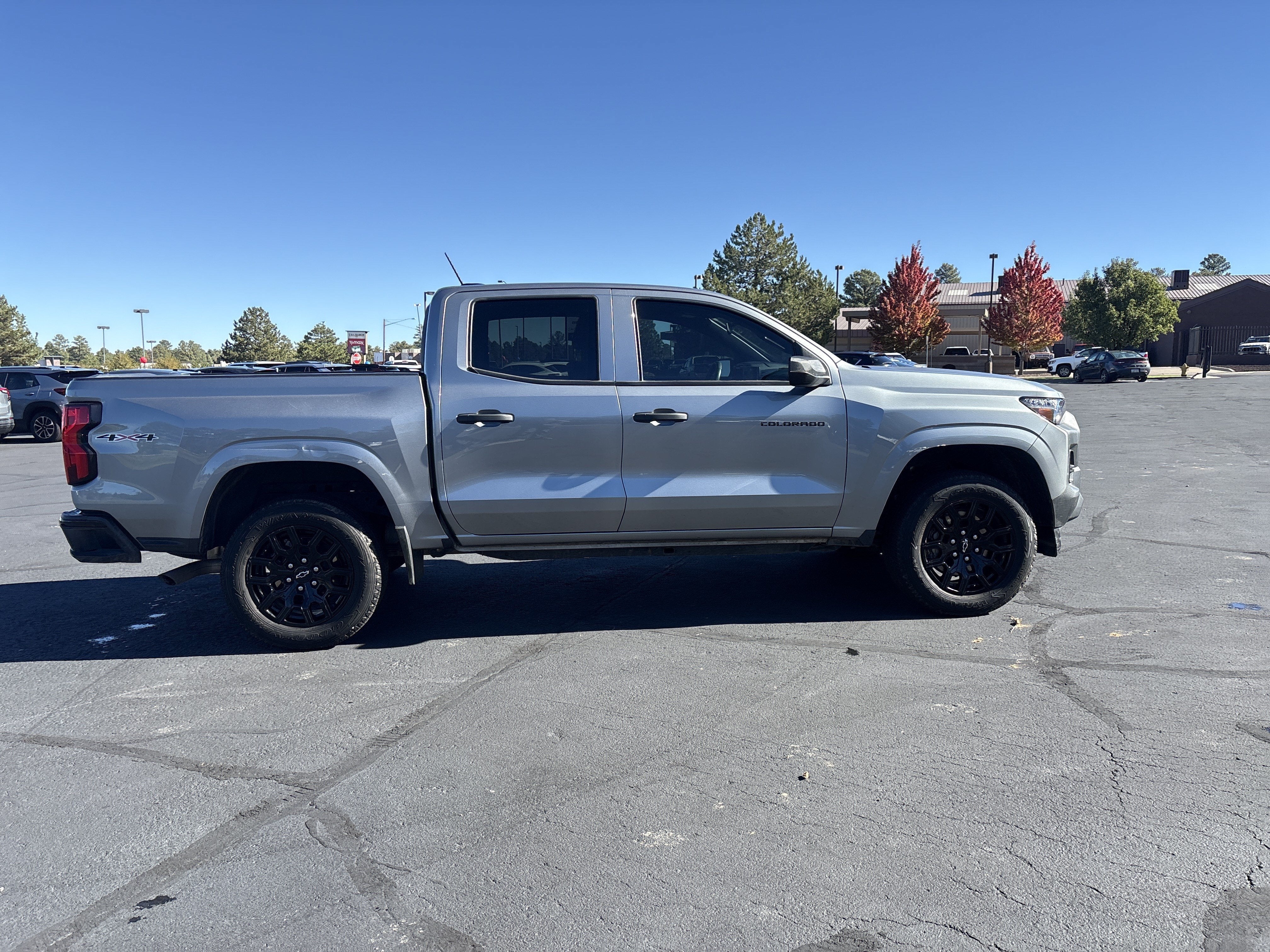 2025 Chevrolet Colorado WT/LT