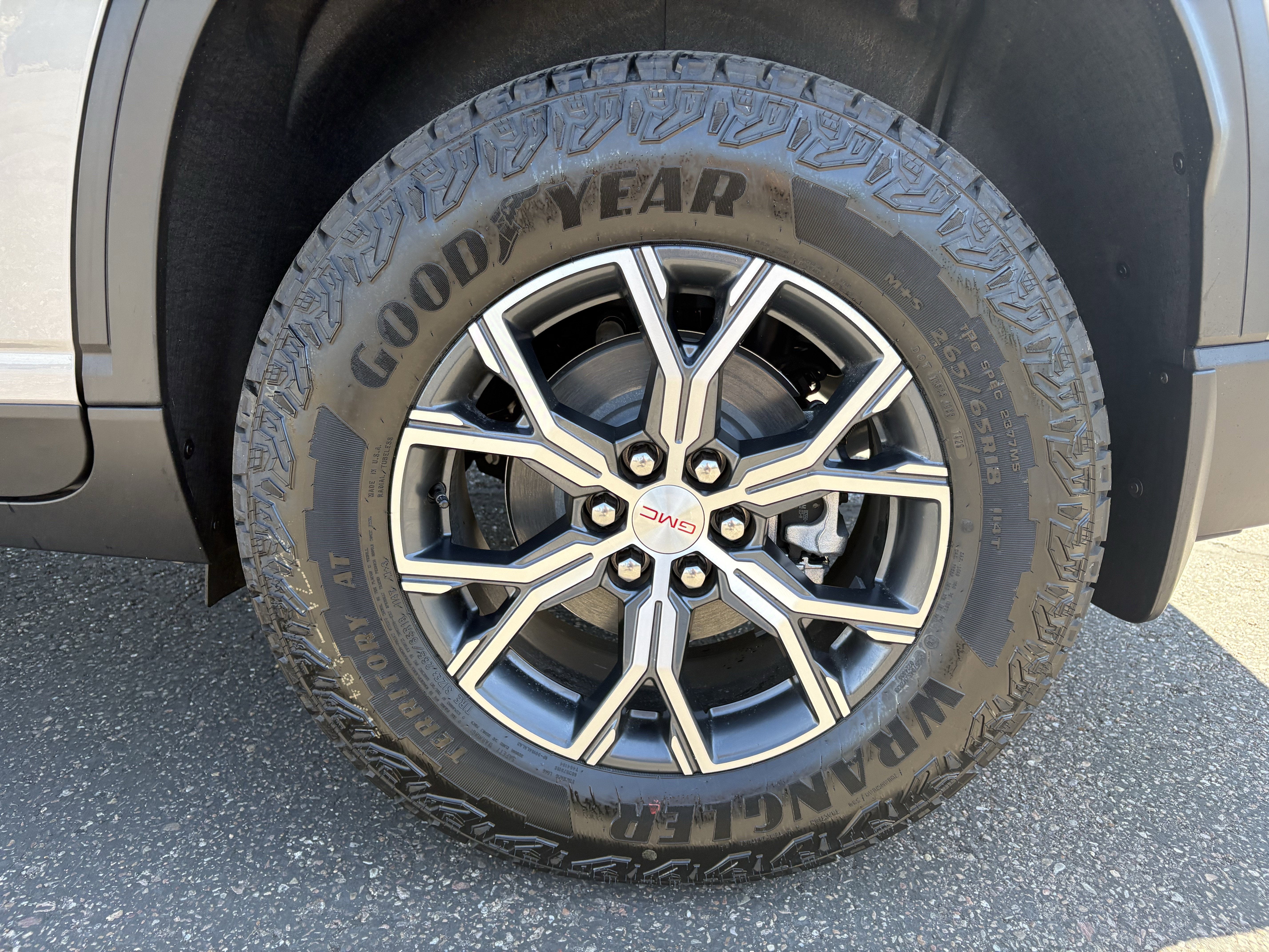 2026 GMC Acadia AT4