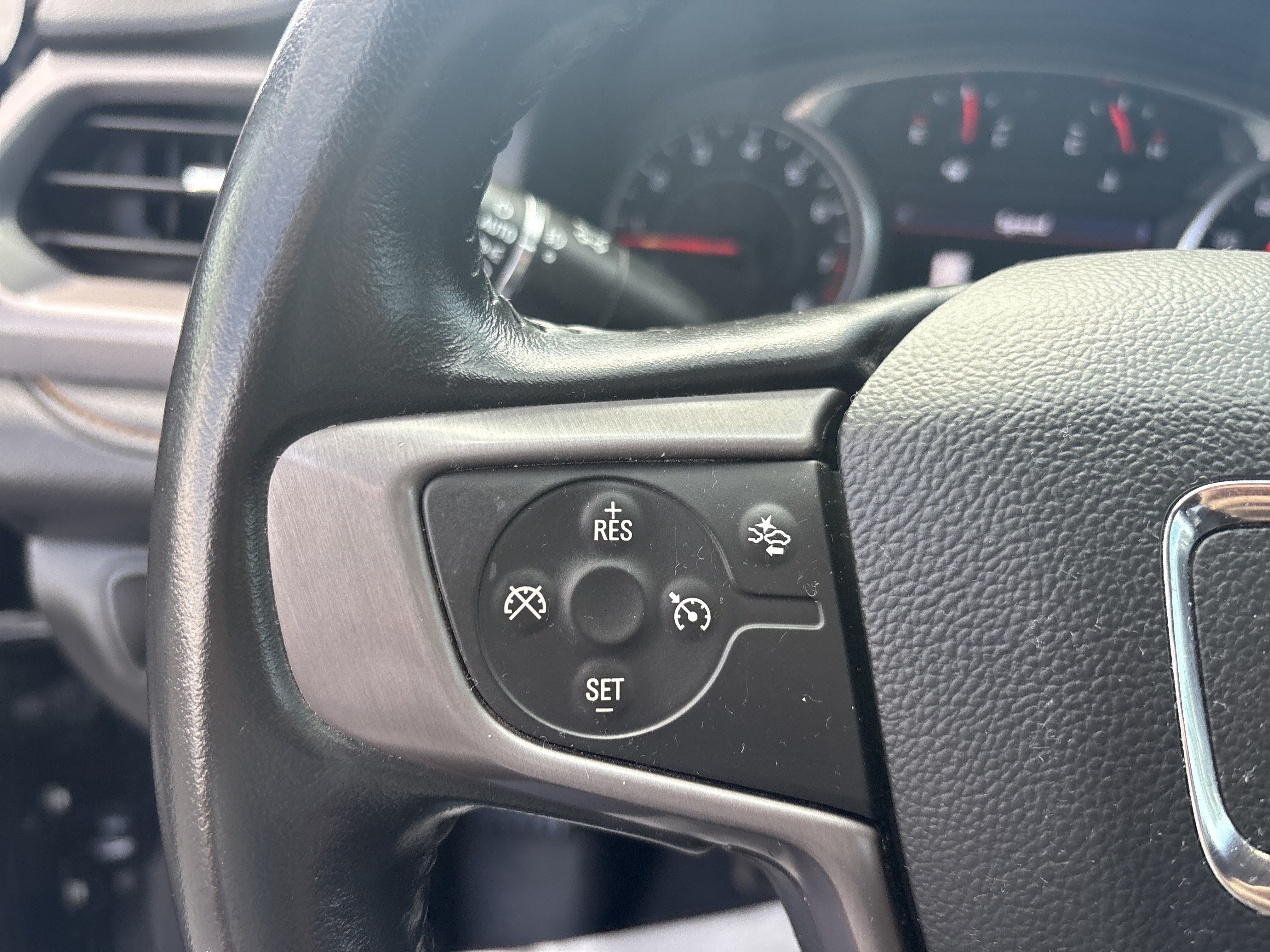 2021 GMC Acadia AT4