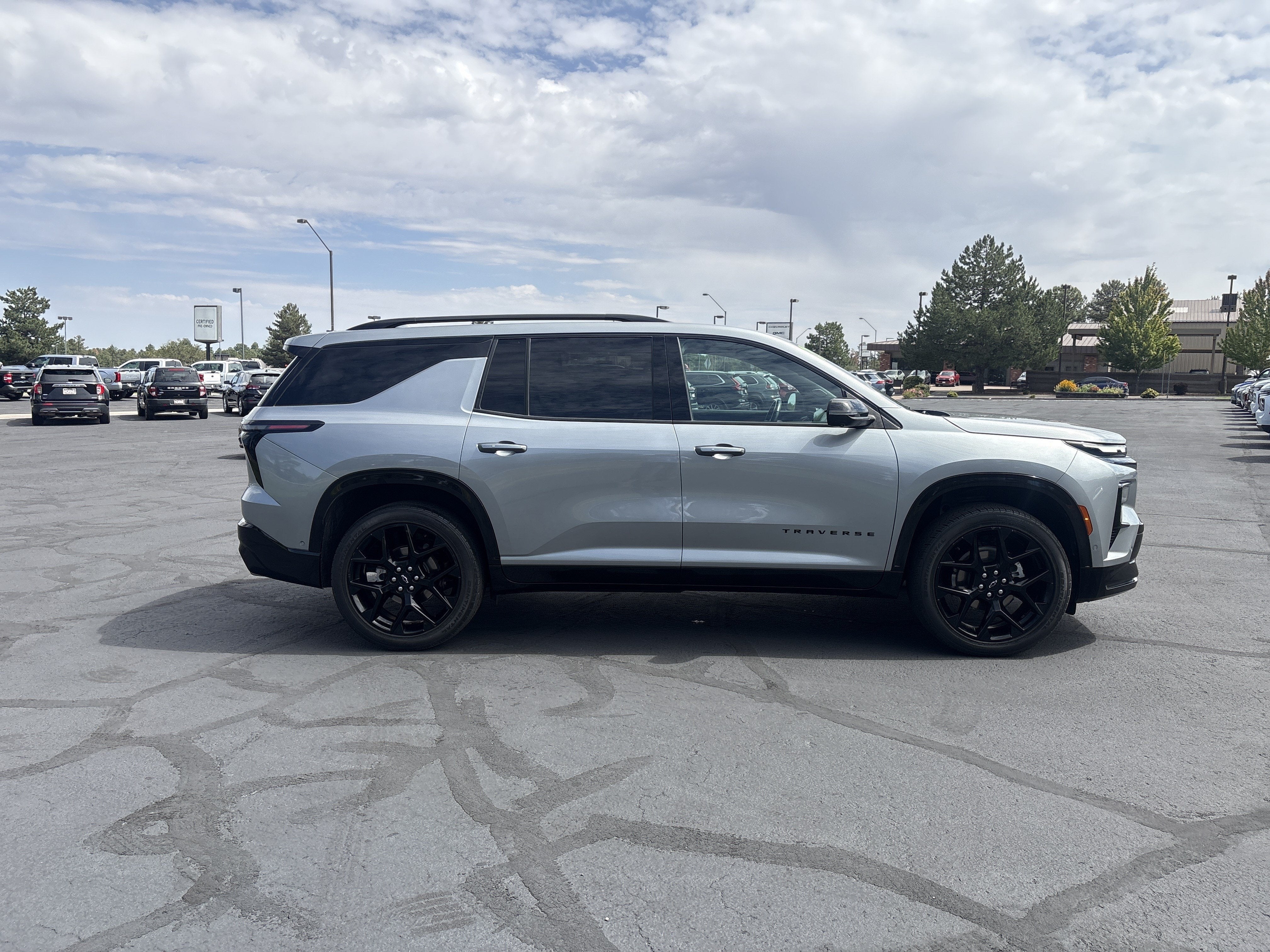 2024 Chevrolet Traverse RS