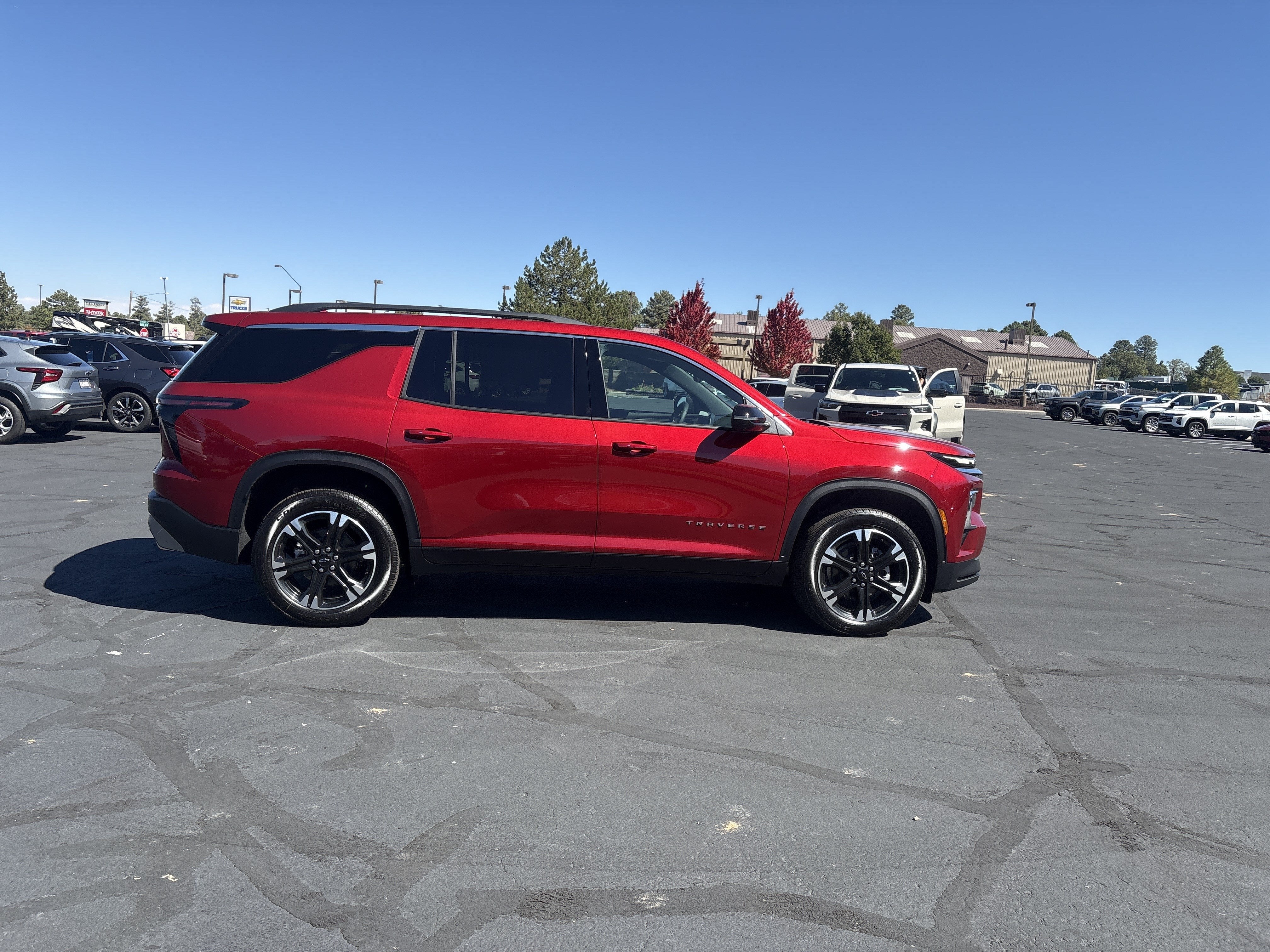 2027 Chevrolet Traverse LT