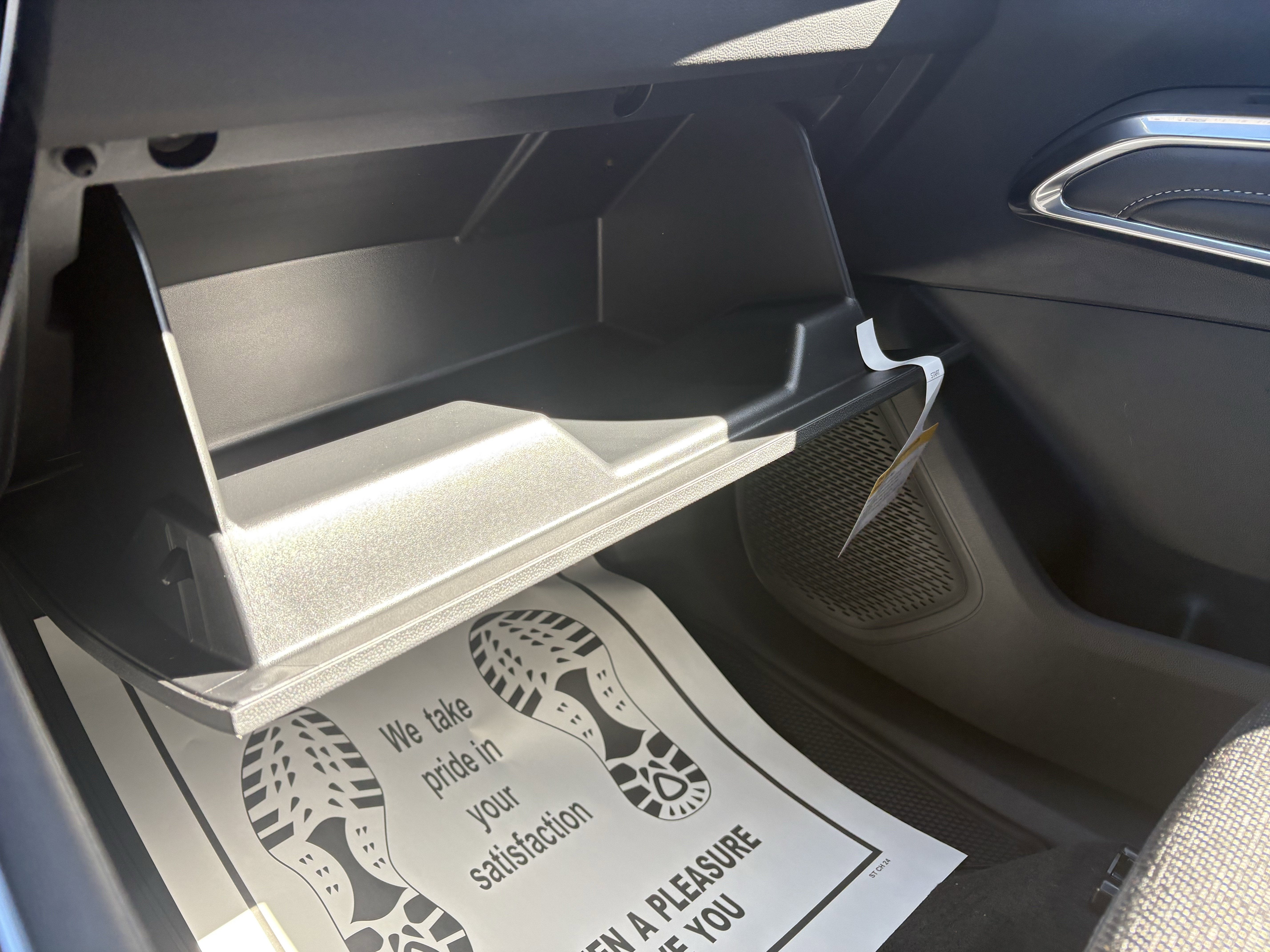 2026 Chevrolet Traverse LT - Photo 25