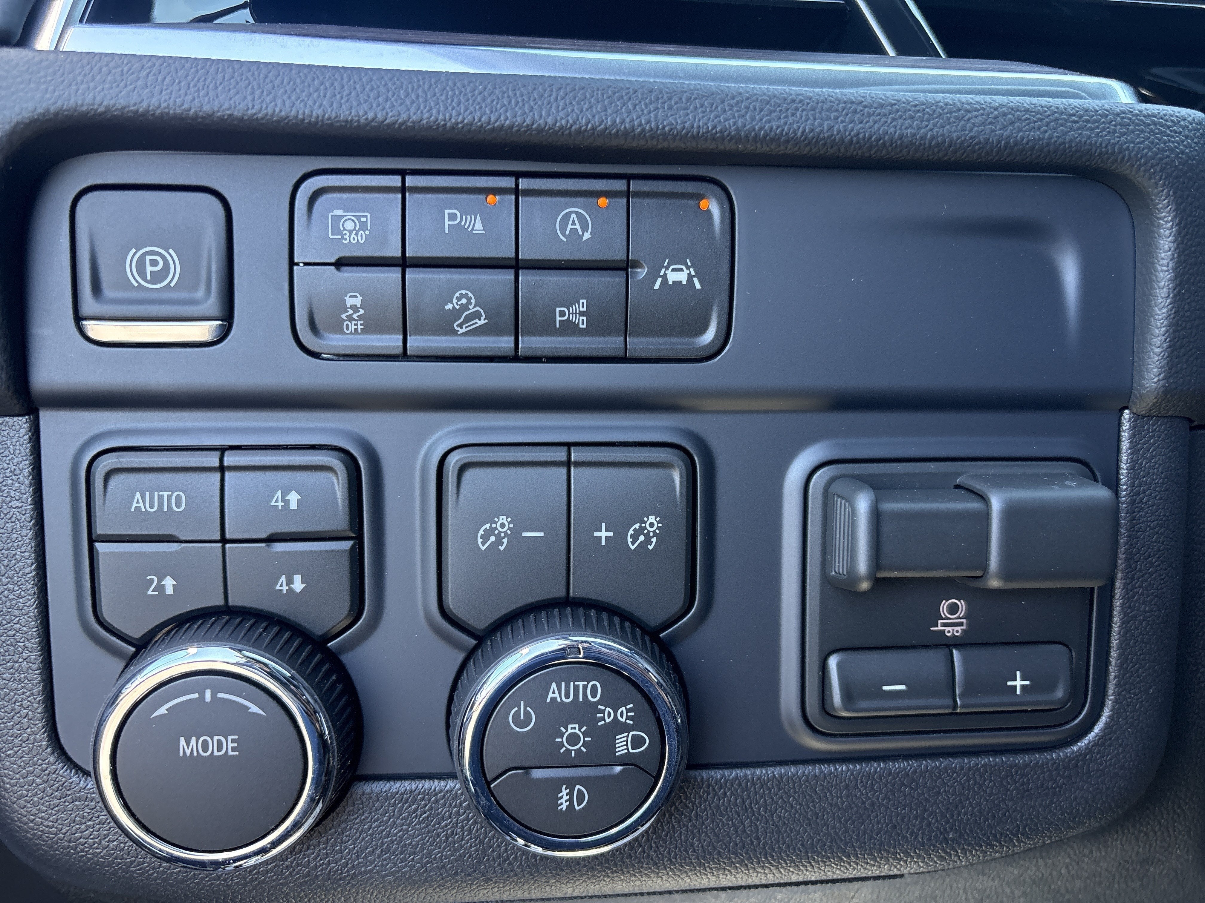 2027 Chevrolet Suburban LT