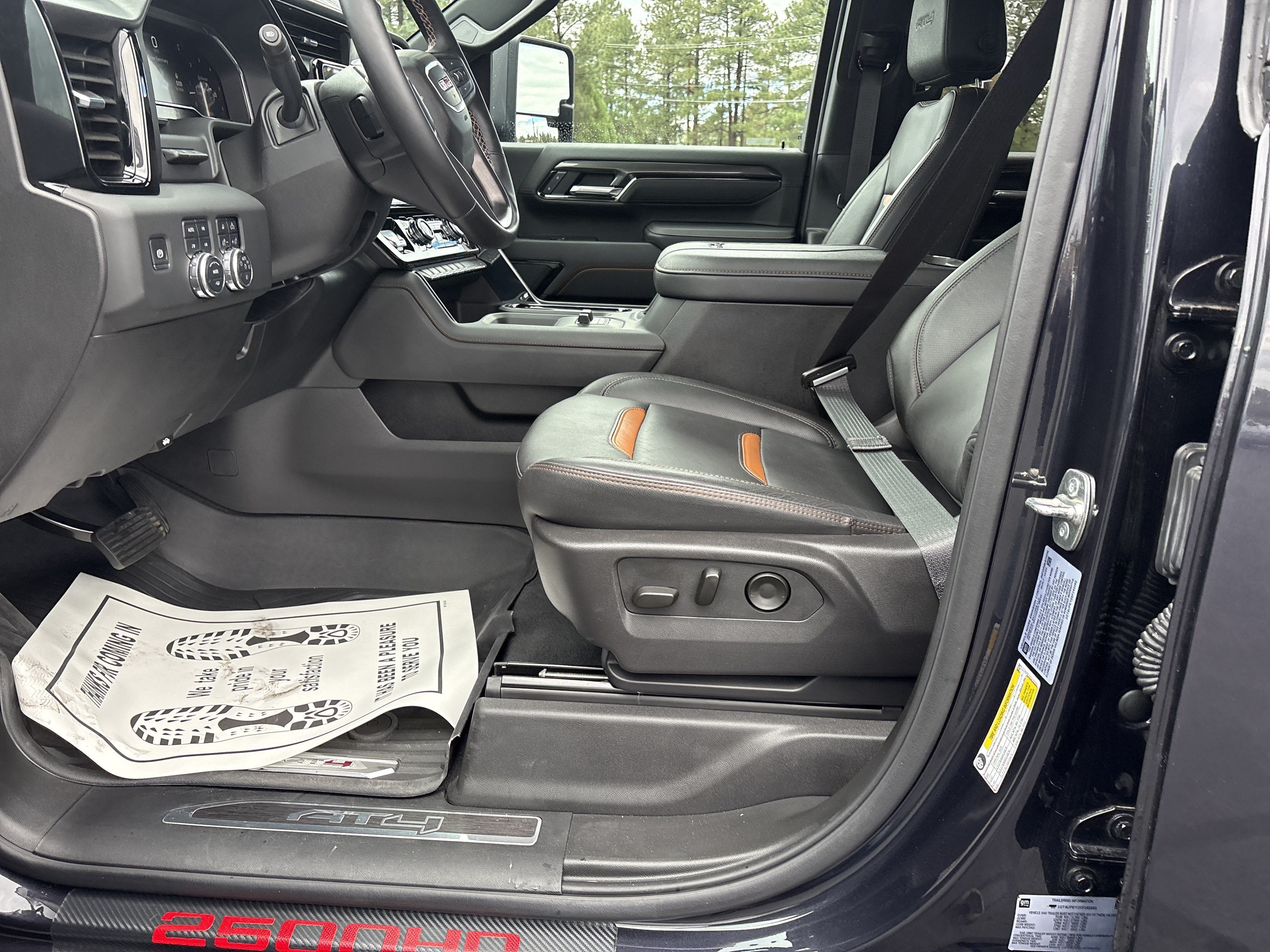 2025 GMC Sierra 2500 HD AT4