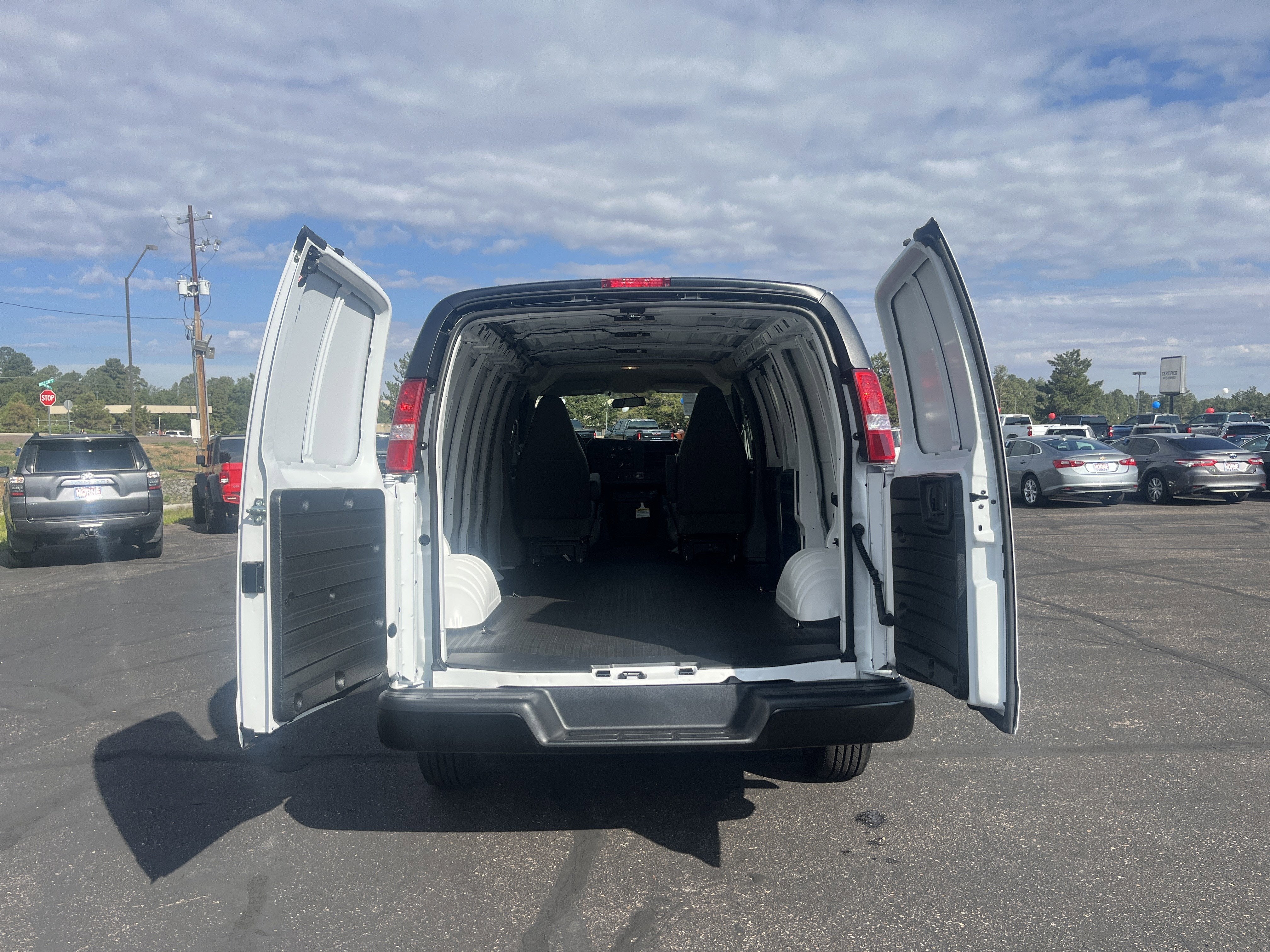 2025 GMC Savana Cargo 2500 Work Van