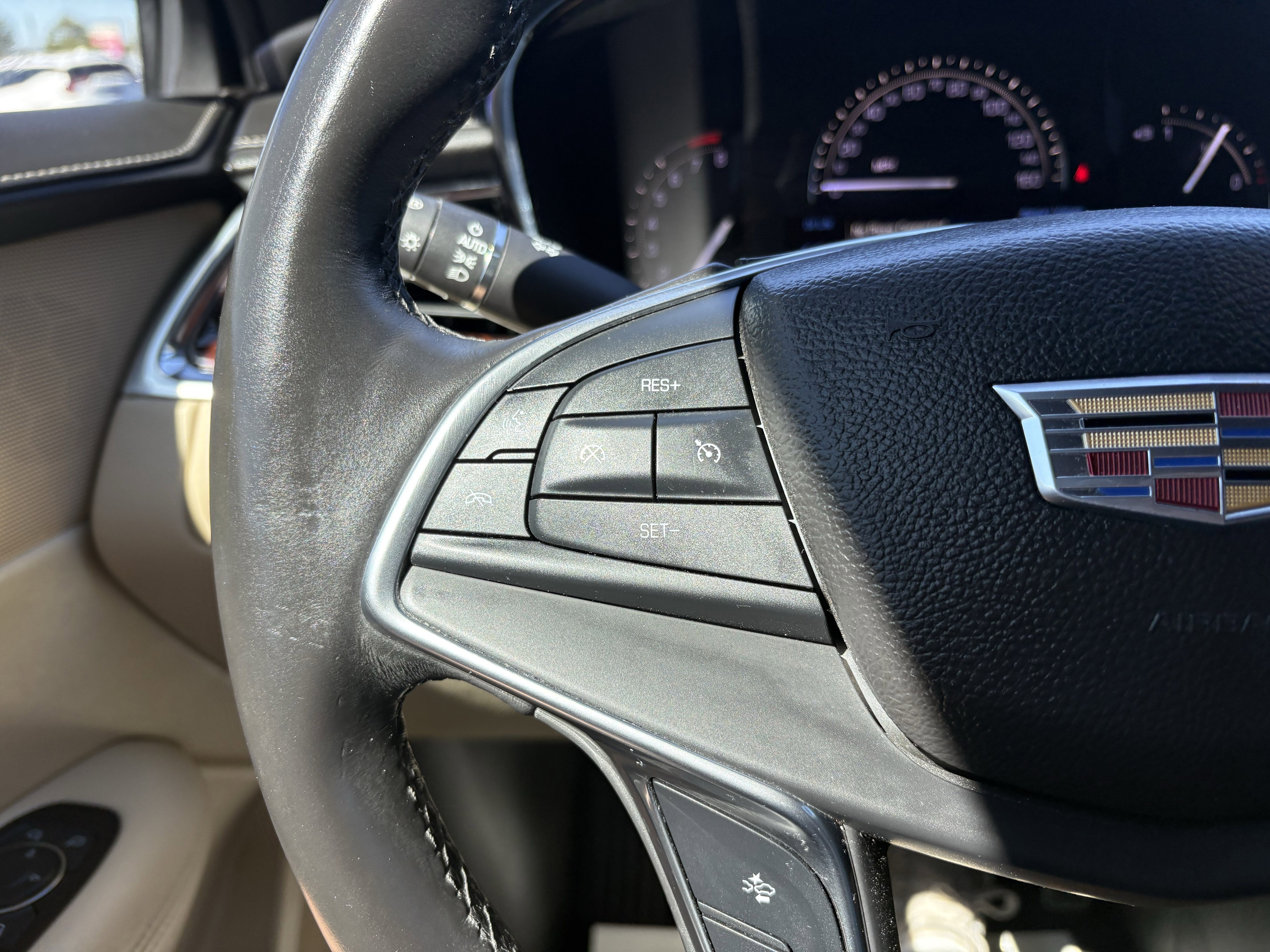 2017 Cadillac XT5 Luxury FWD