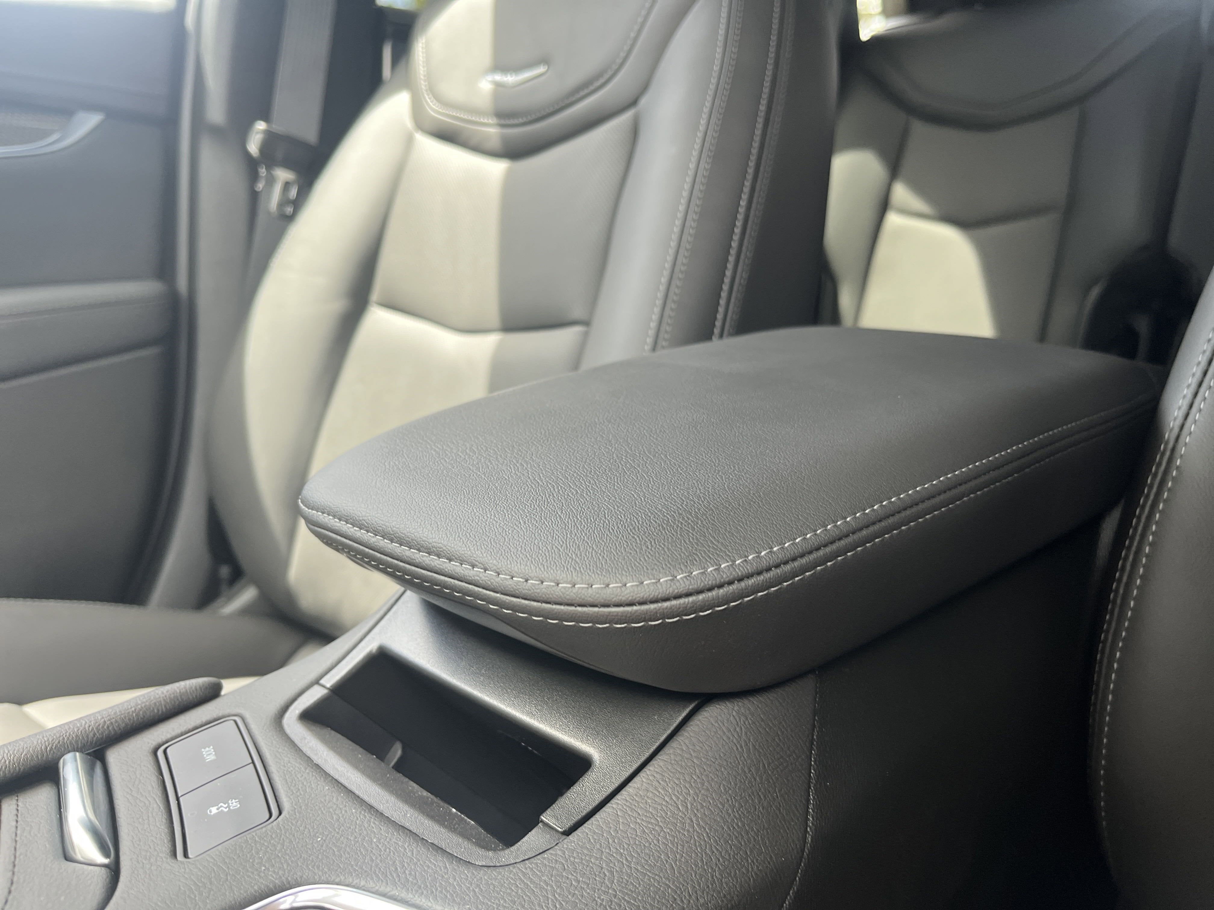 2025 Cadillac XT5 Sport