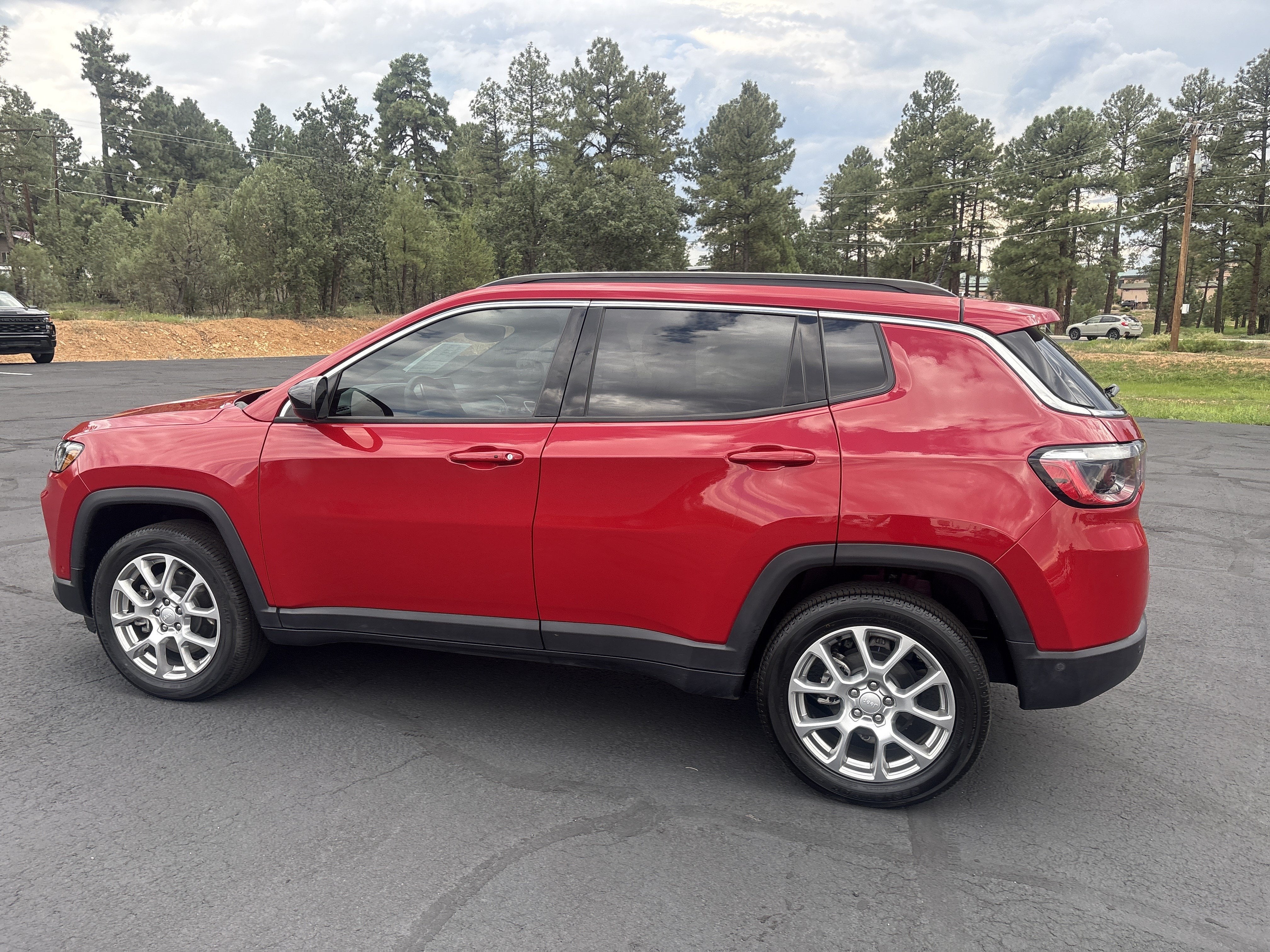 2023 Jeep Compass Latitude Lux