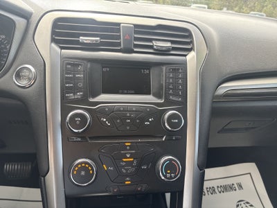 2017 Ford Fusion SE