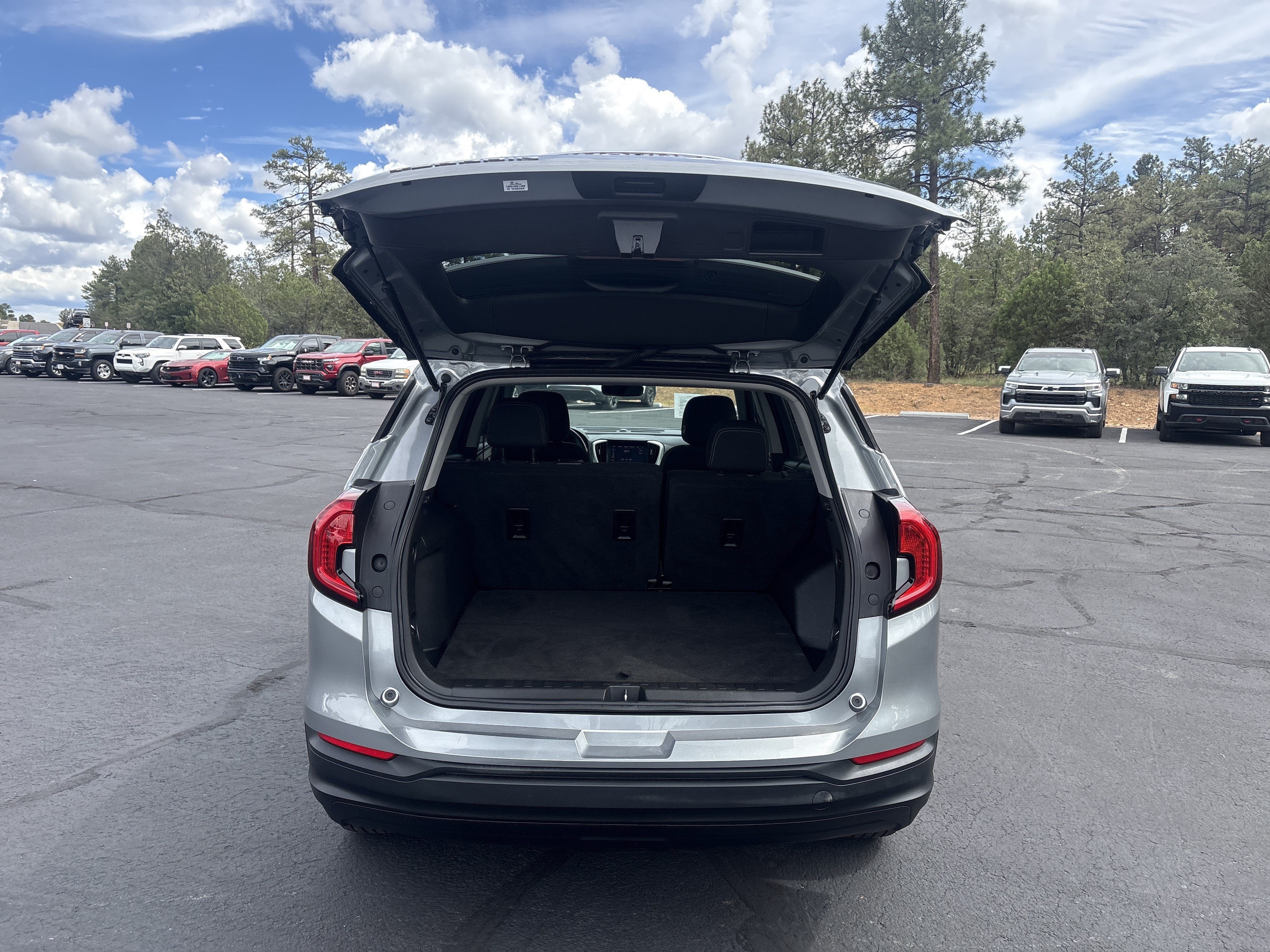 2023 GMC Terrain SLE