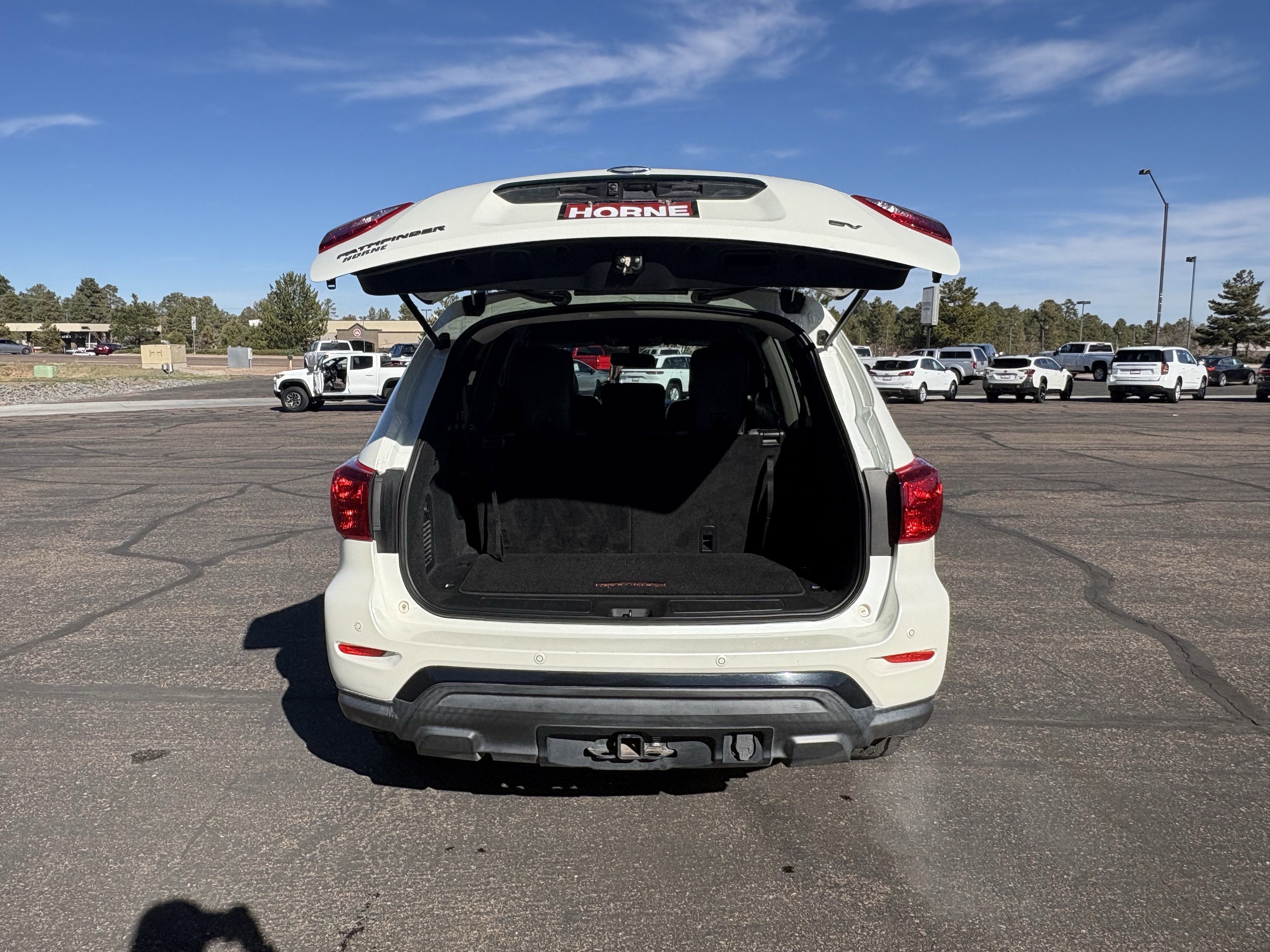 2020 Nissan Pathfinder SV