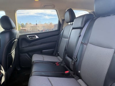 2020 Nissan Pathfinder SV