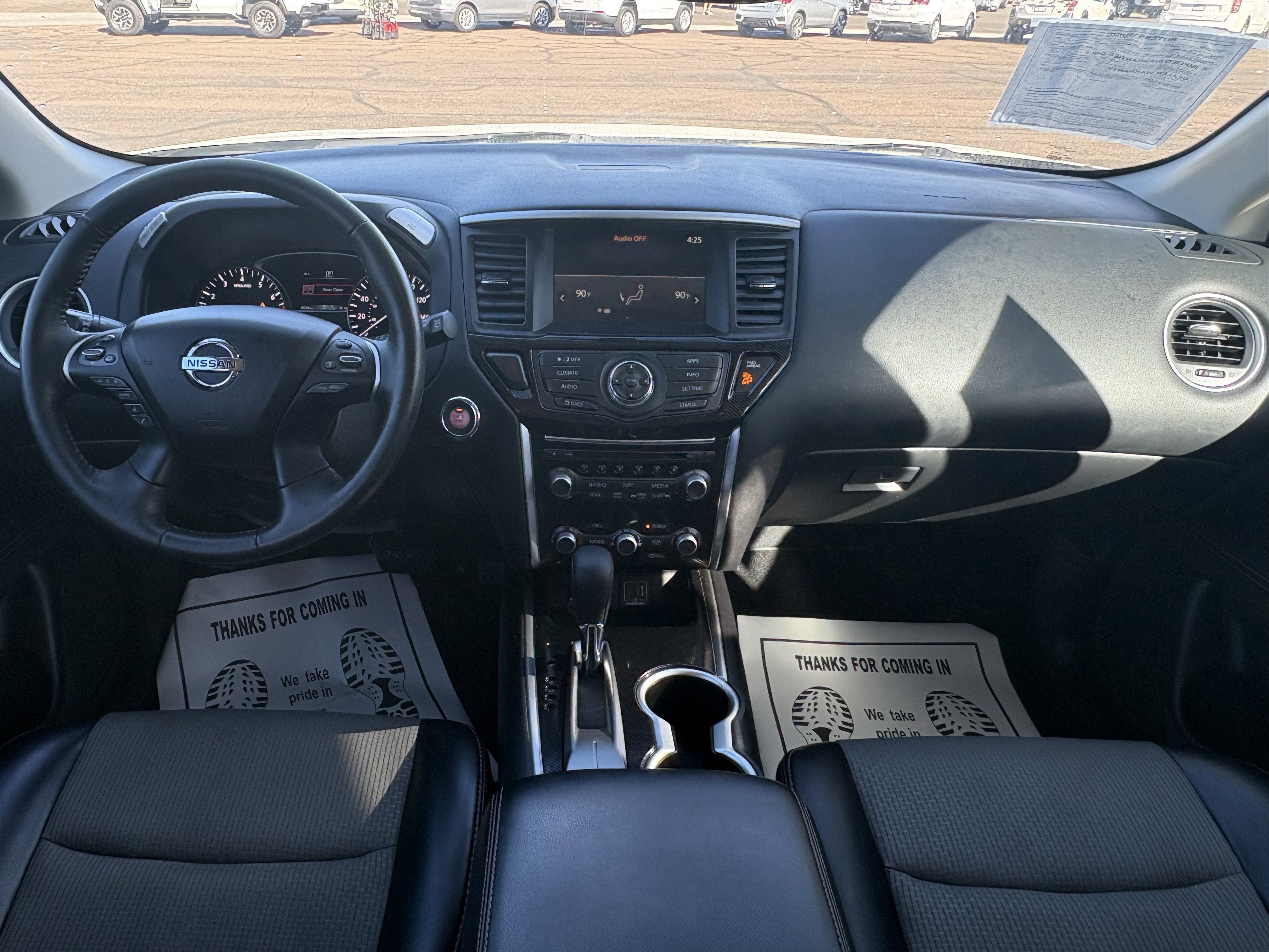 2020 Nissan Pathfinder SV