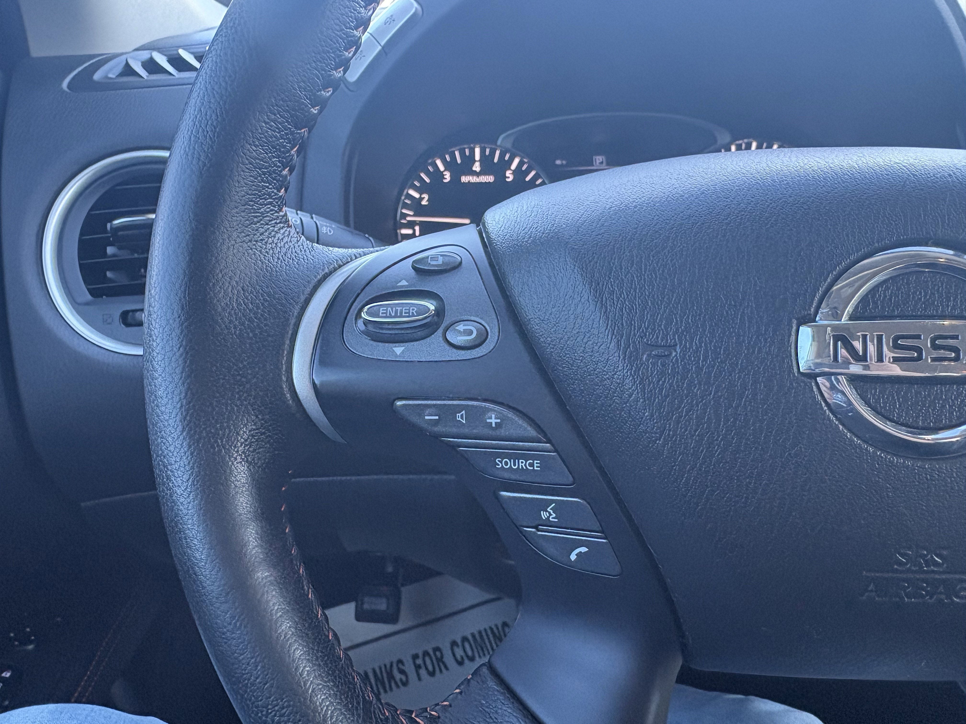 2020 Nissan Pathfinder SV