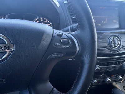 2020 Nissan Pathfinder SV