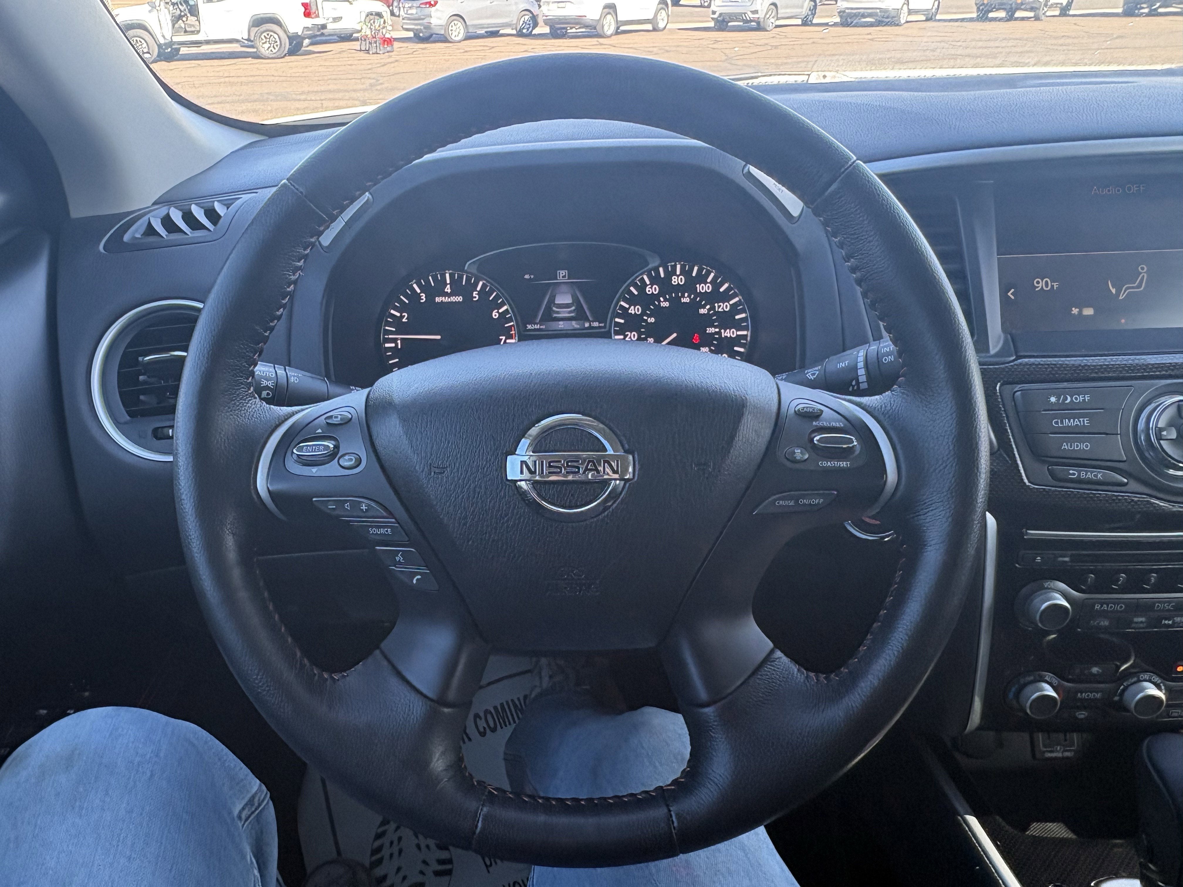 2020 Nissan Pathfinder SV