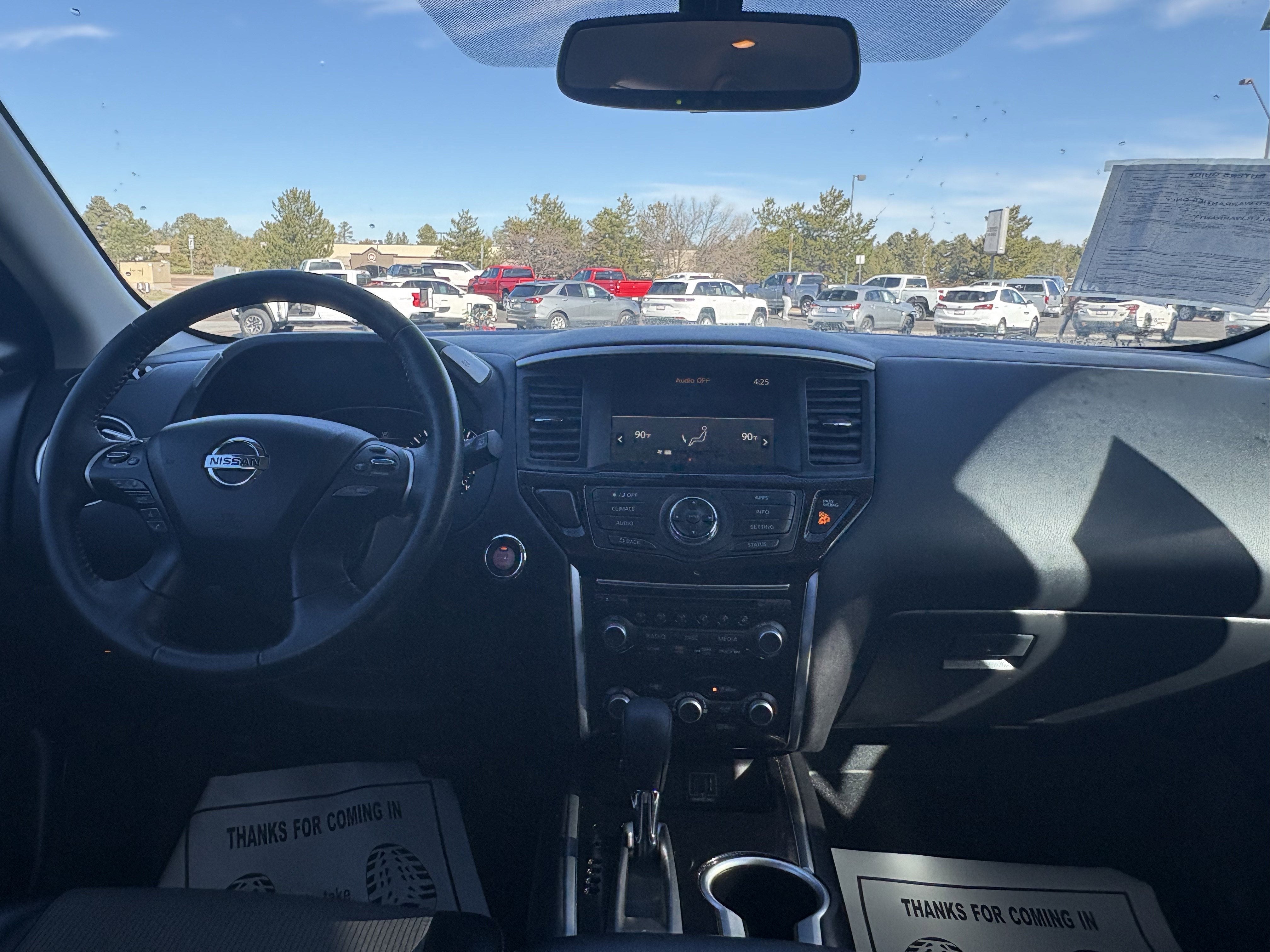 2020 Nissan Pathfinder SV