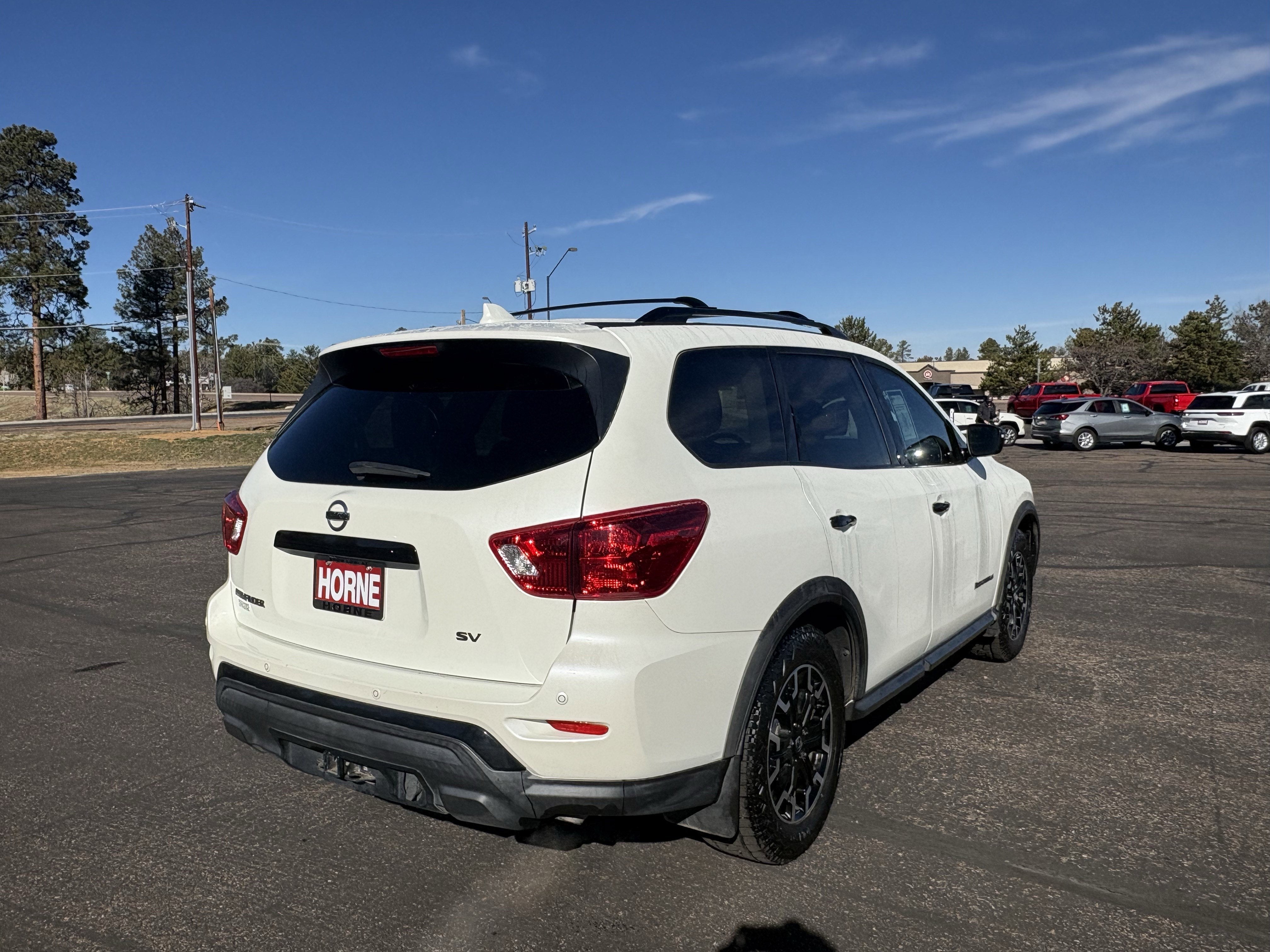 2020 Nissan Pathfinder SV