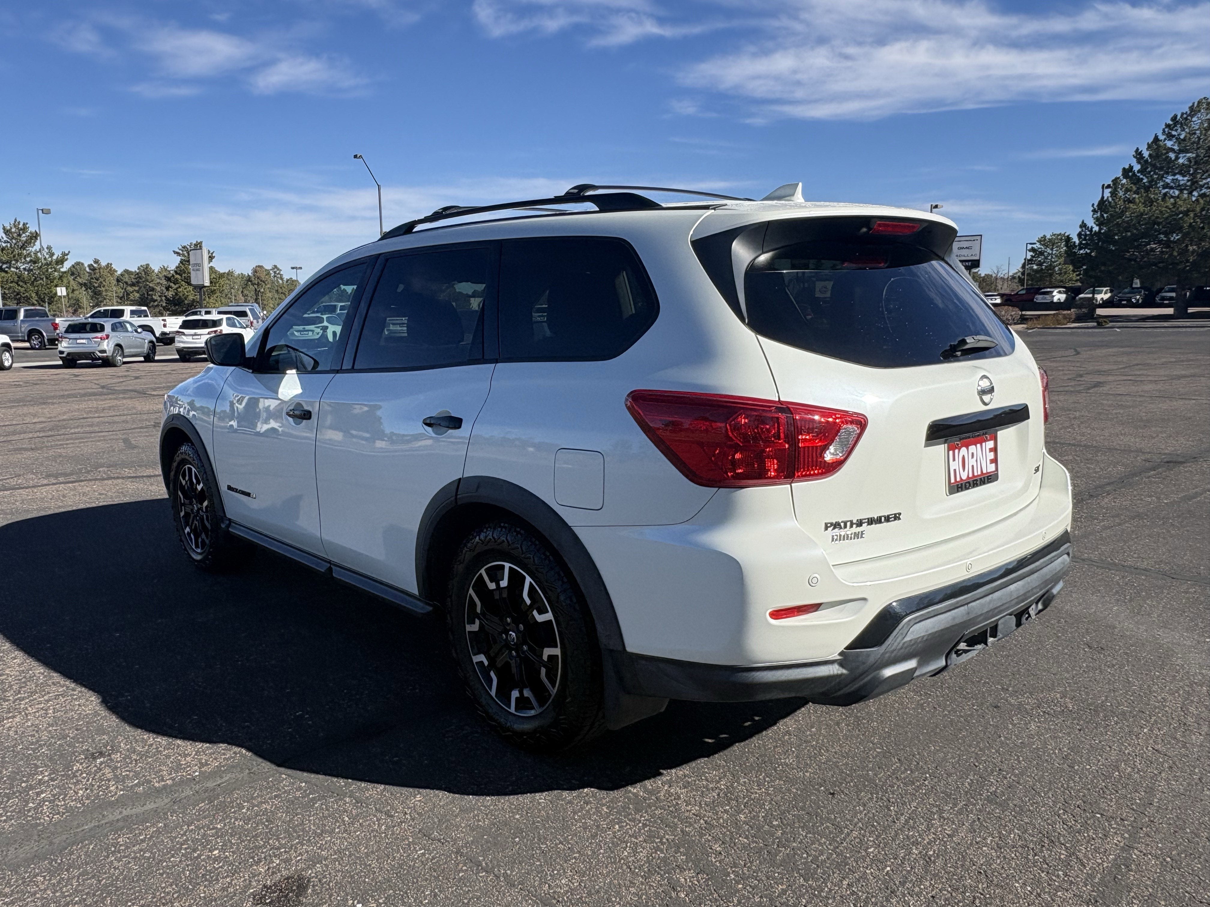 2020 Nissan Pathfinder SV