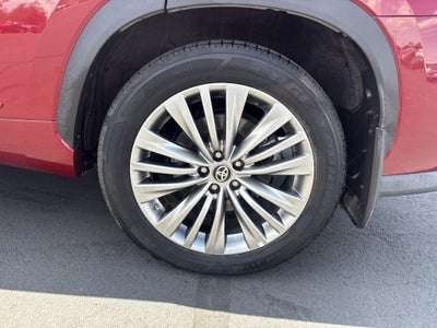 2022 Toyota Highlander Platinum