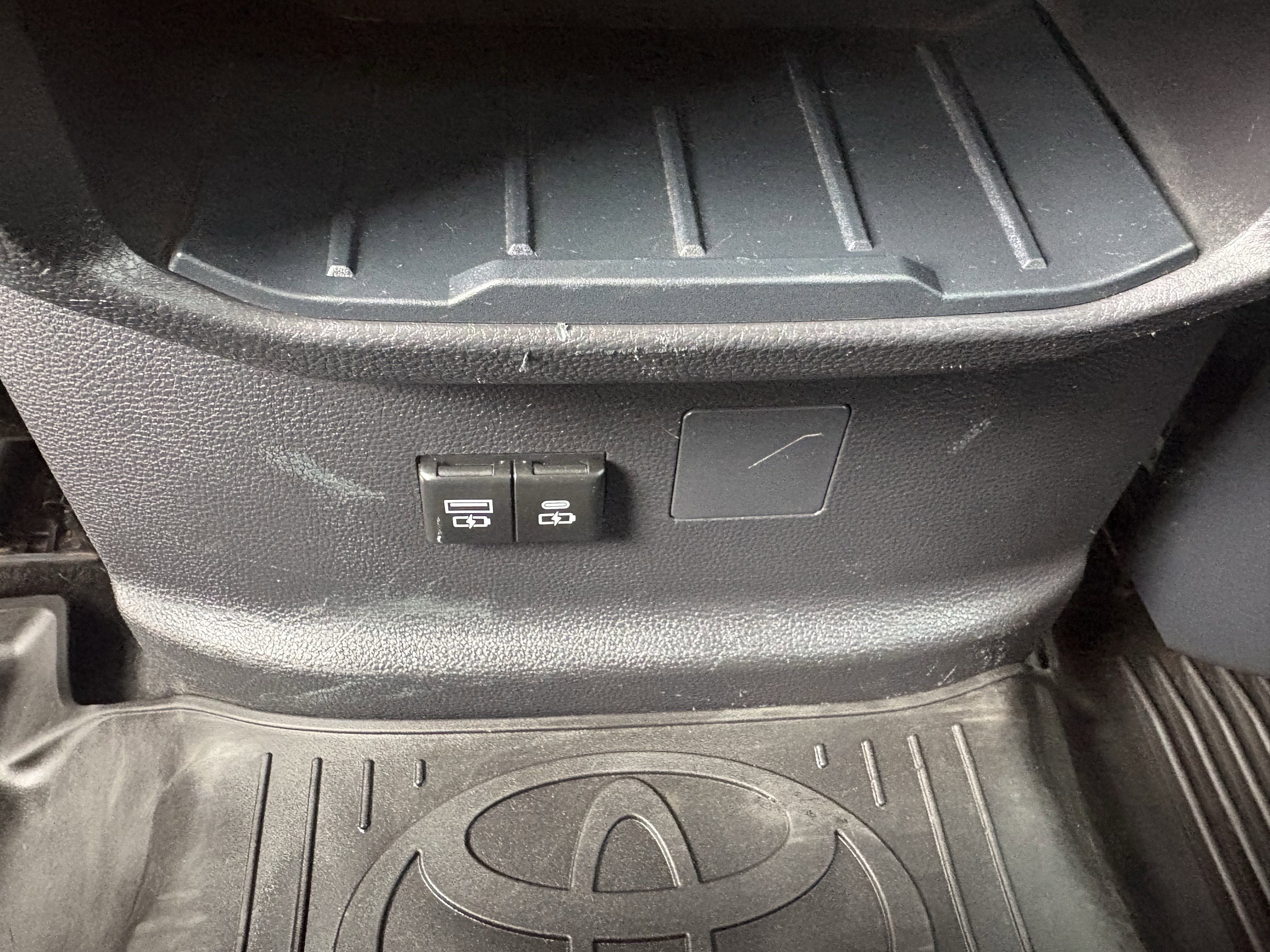 2024 Toyota Tundra 4WD SR5