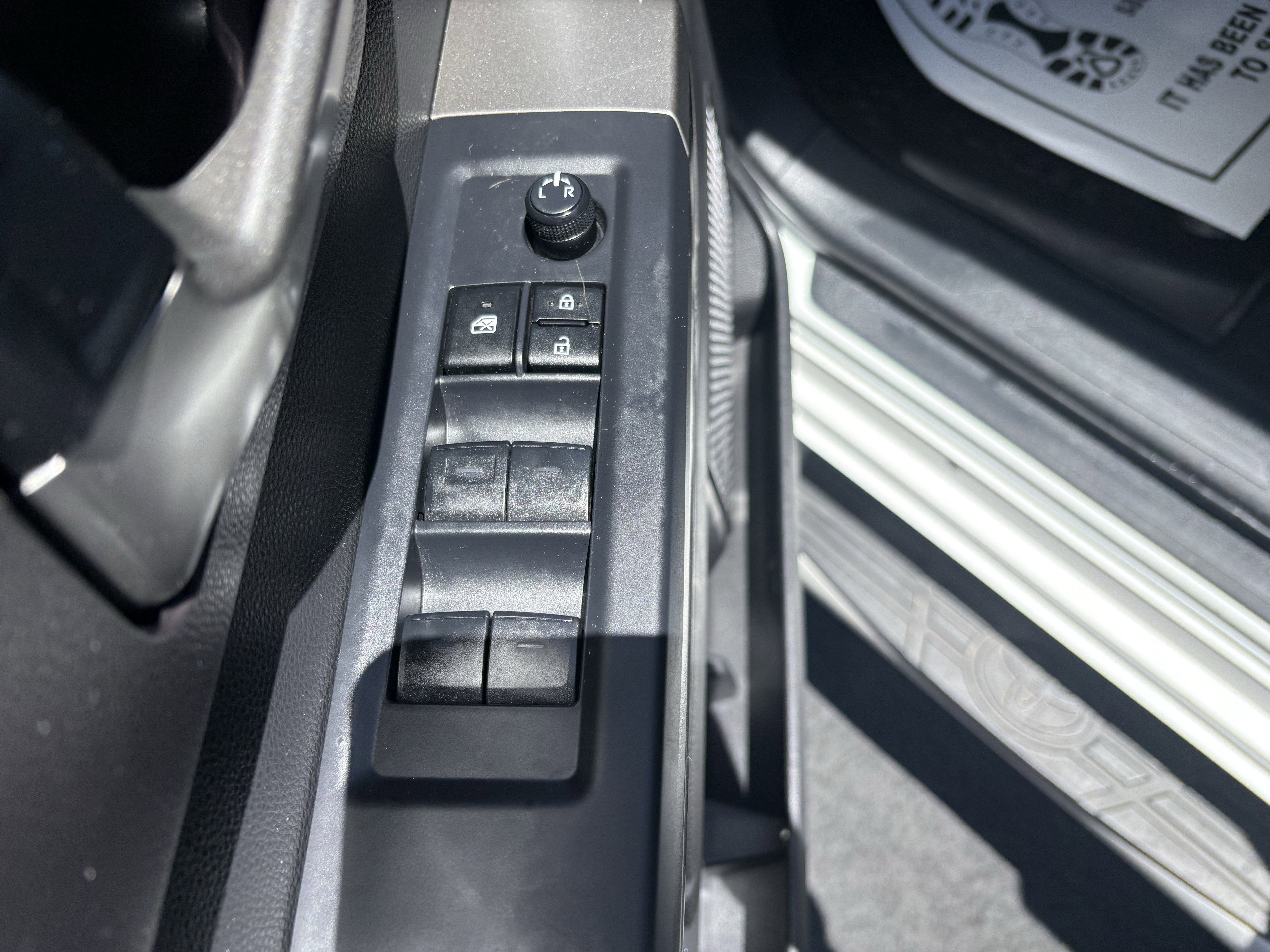 2024 Toyota Tundra 4WD SR5