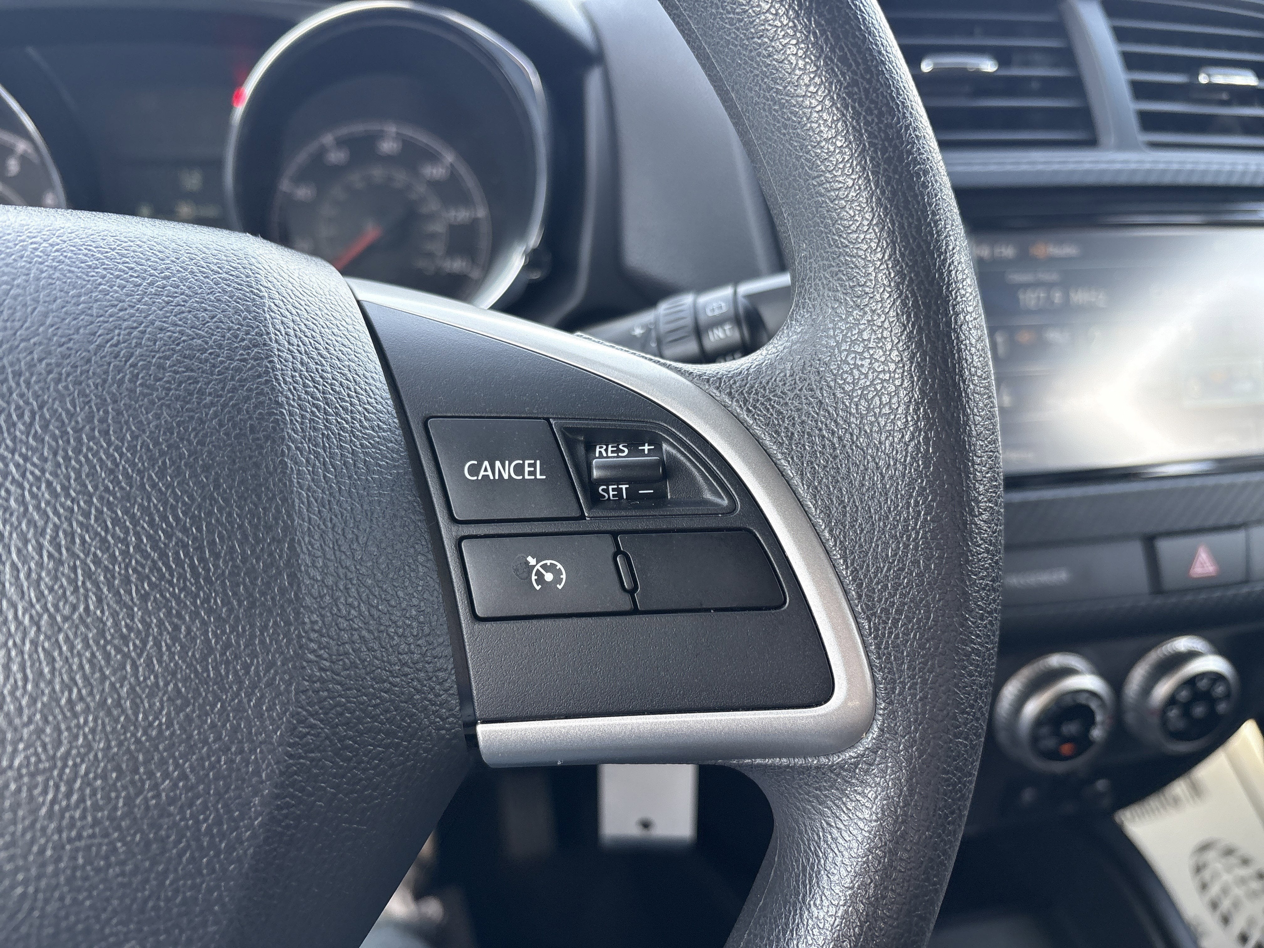 2024 Mitsubishi Outlander Sport S