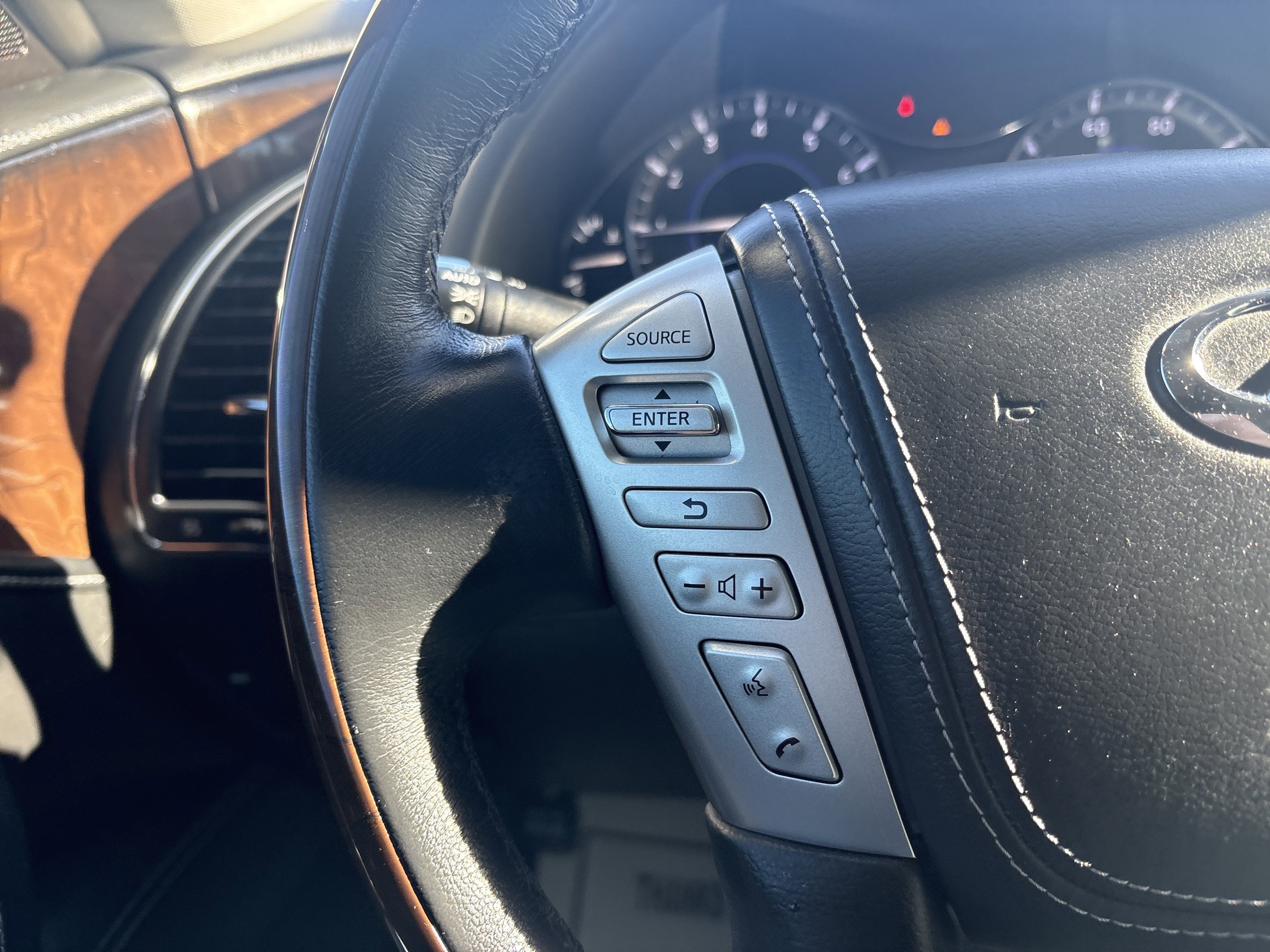 2019 INFINITI QX80 LUXE