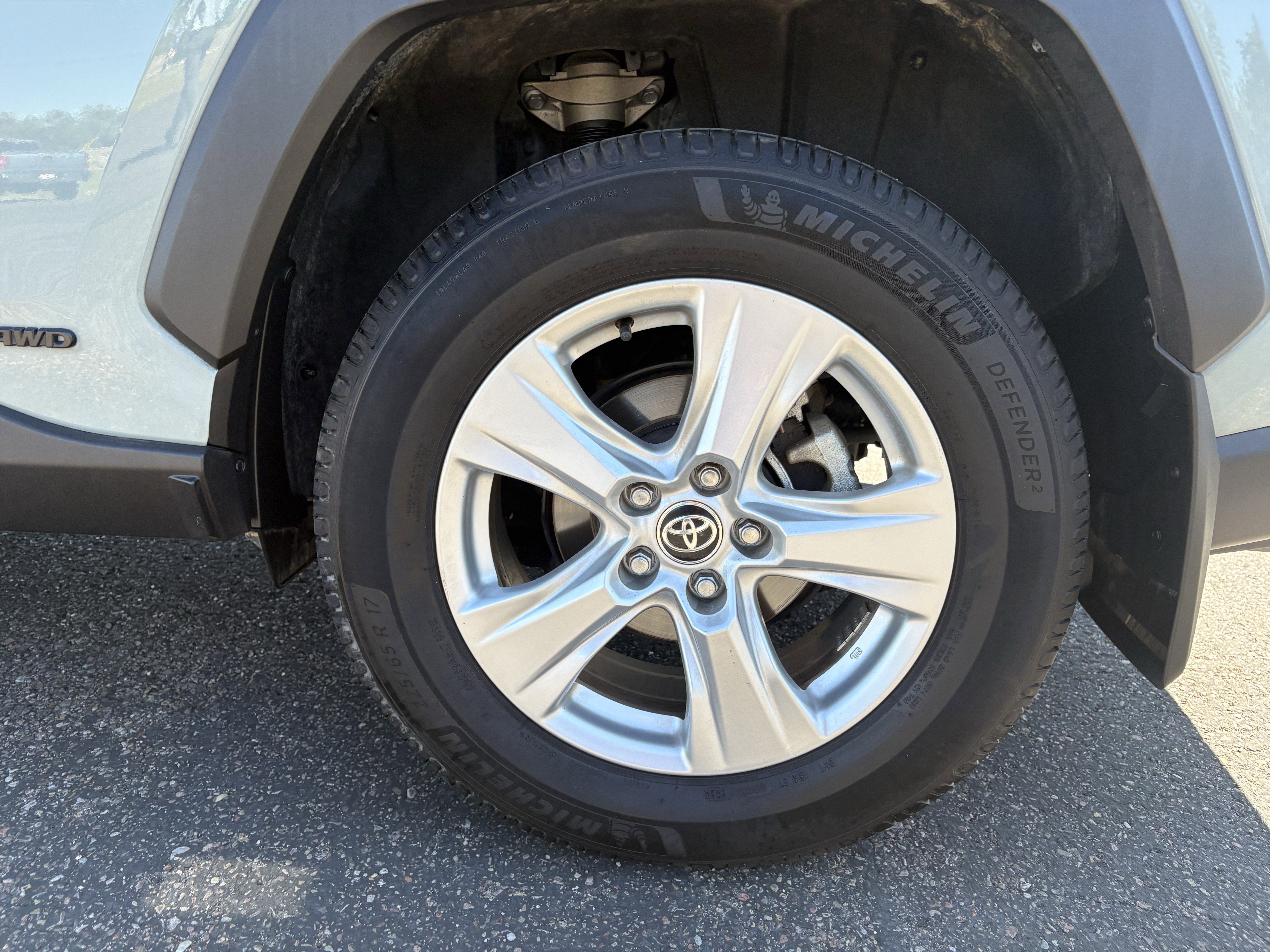 2020 Toyota RAV4 Hybrid XLE