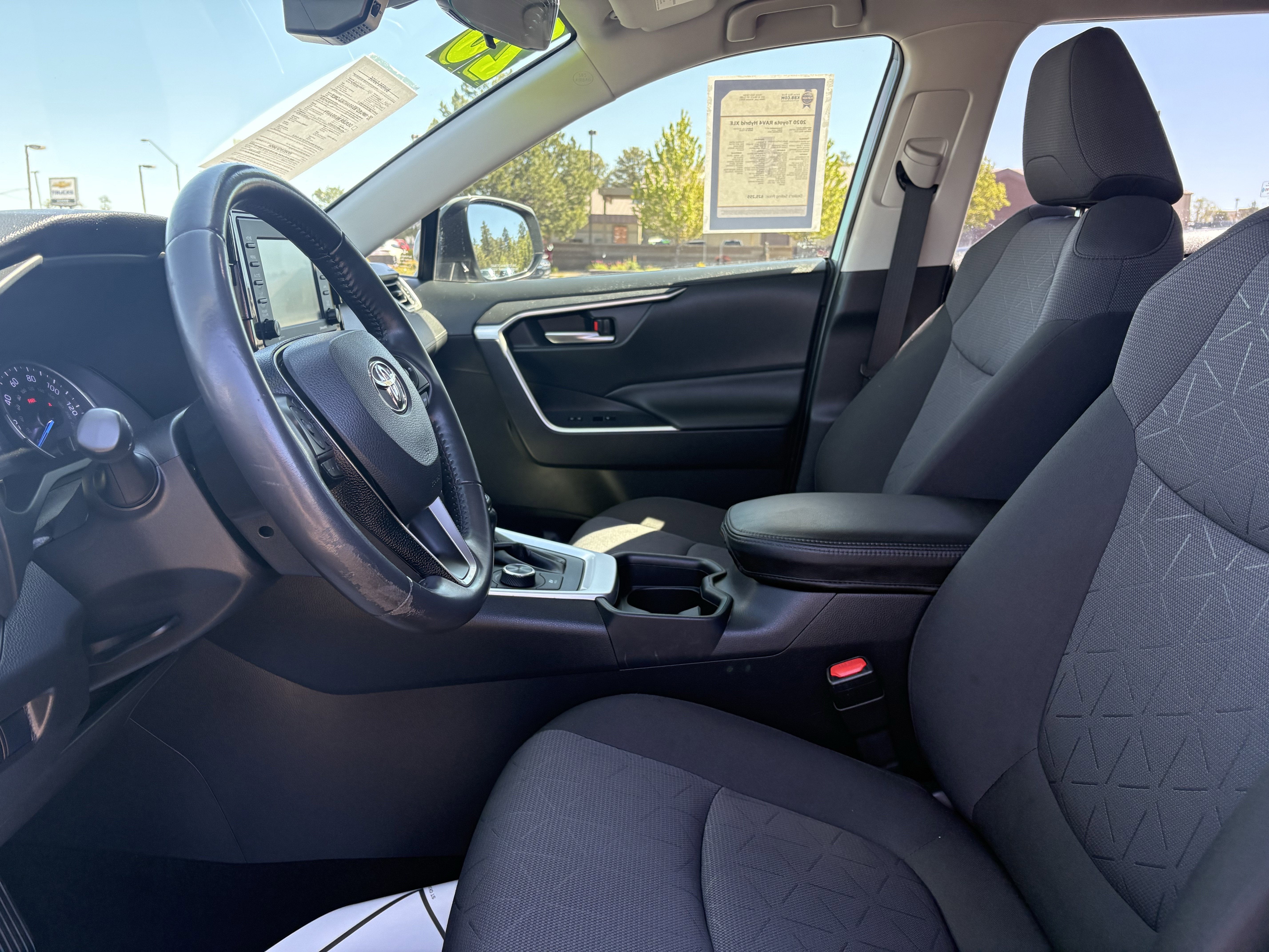 2020 Toyota RAV4 Hybrid XLE