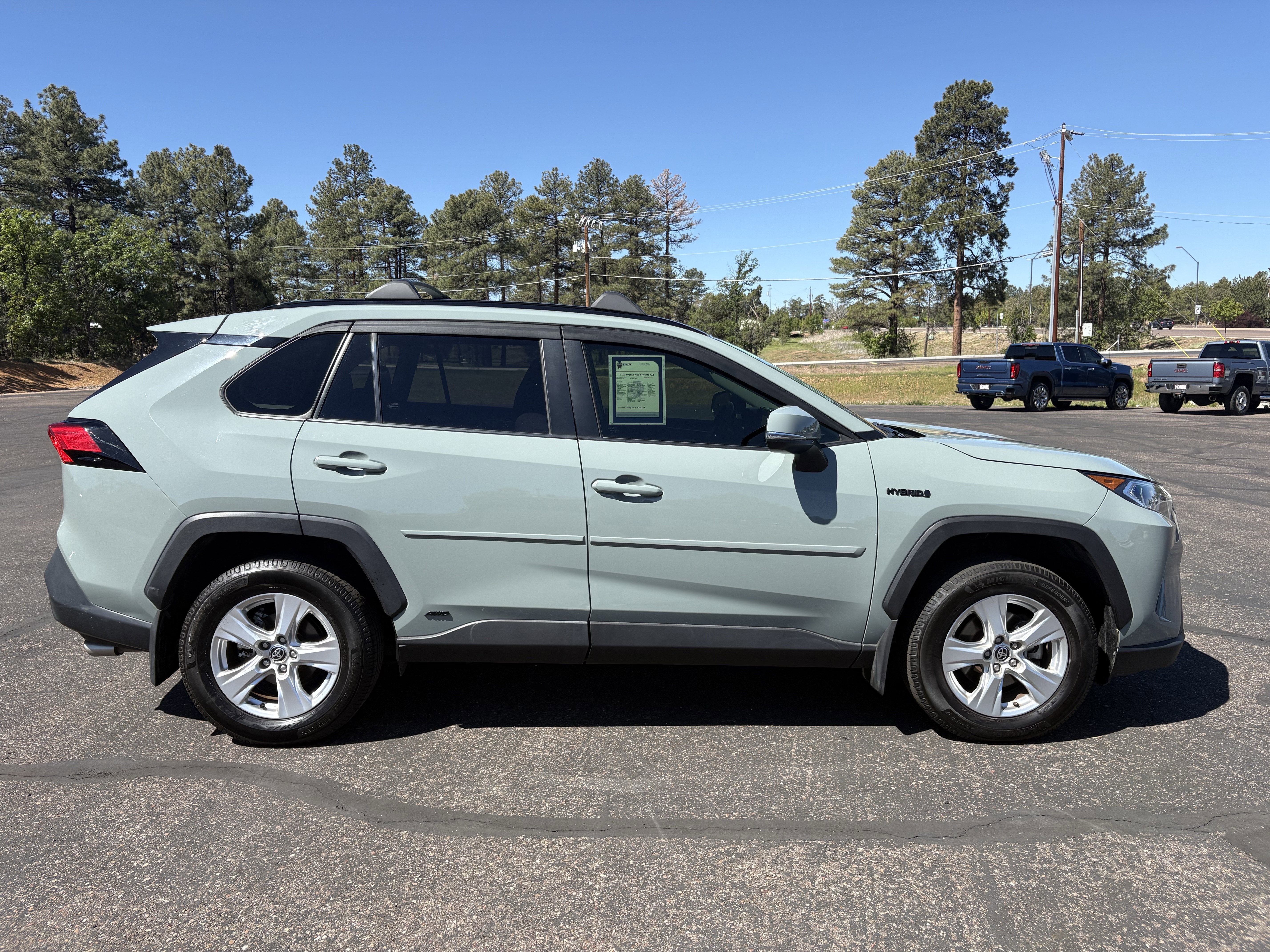 2020 Toyota RAV4 Hybrid XLE